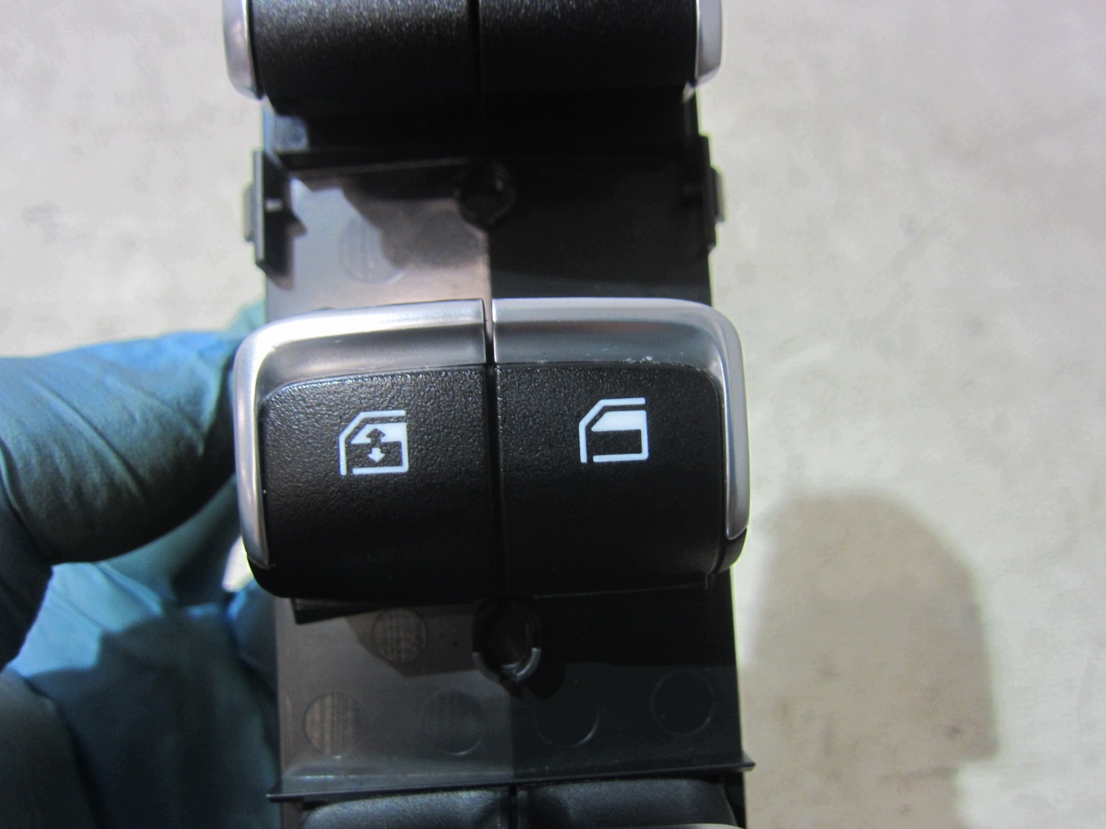 KIA SORENTO IV MQ4 control panel window control switch driver´s 93571-P2270