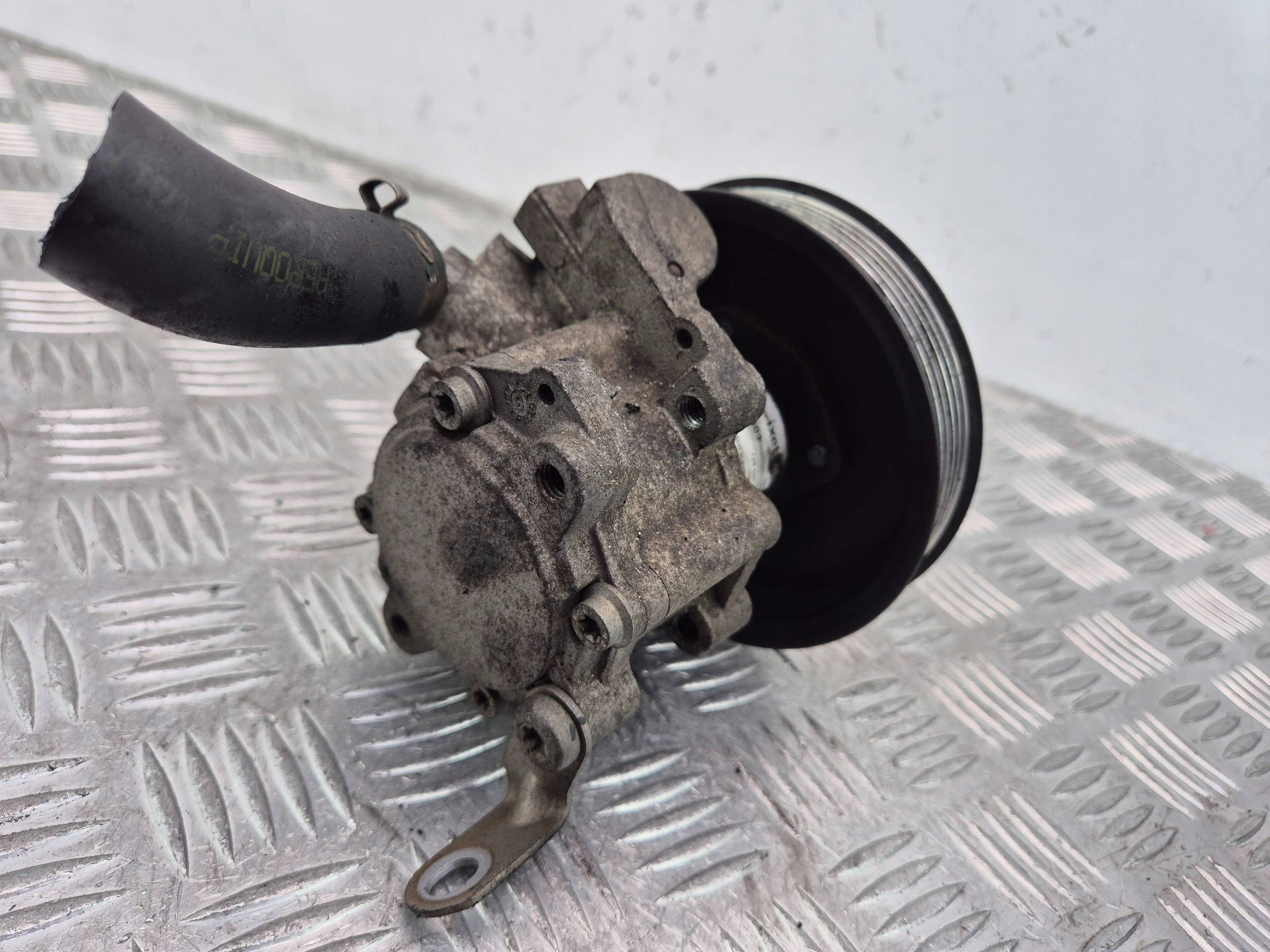 BMW X3 E83 xDrive 20d servo pump LH2114297