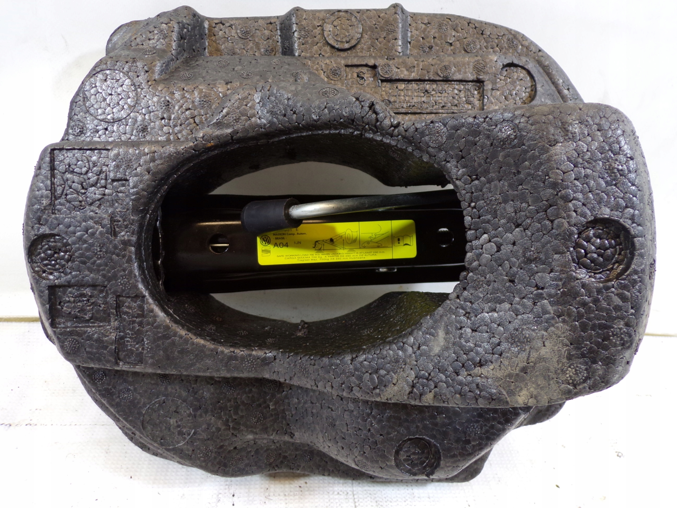 boot floor well VOLKSWAGEN 520012115