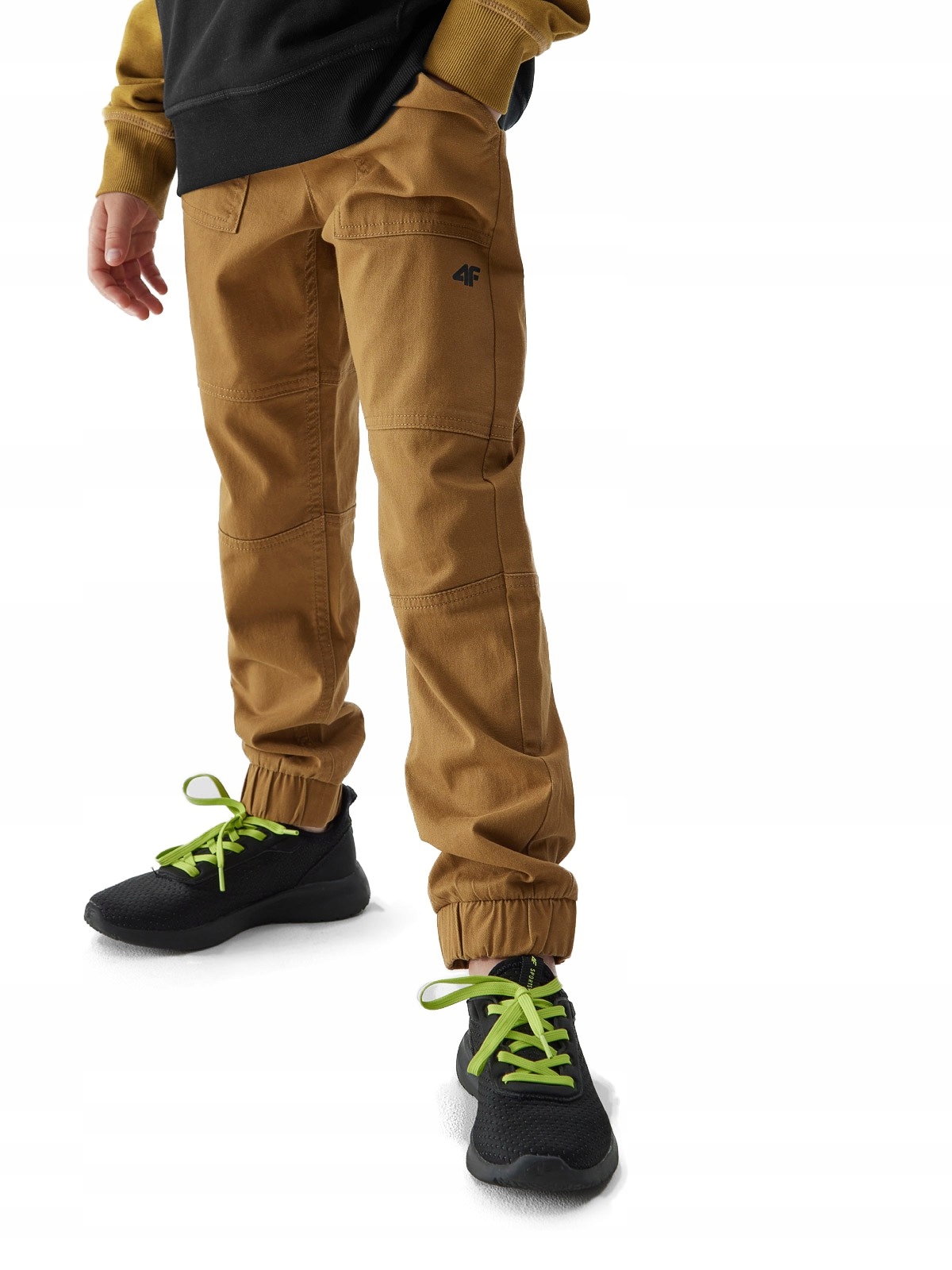 4F Spodnie Chłopięce Joggery 4FJAW23TTROM412-74S 128 cm.