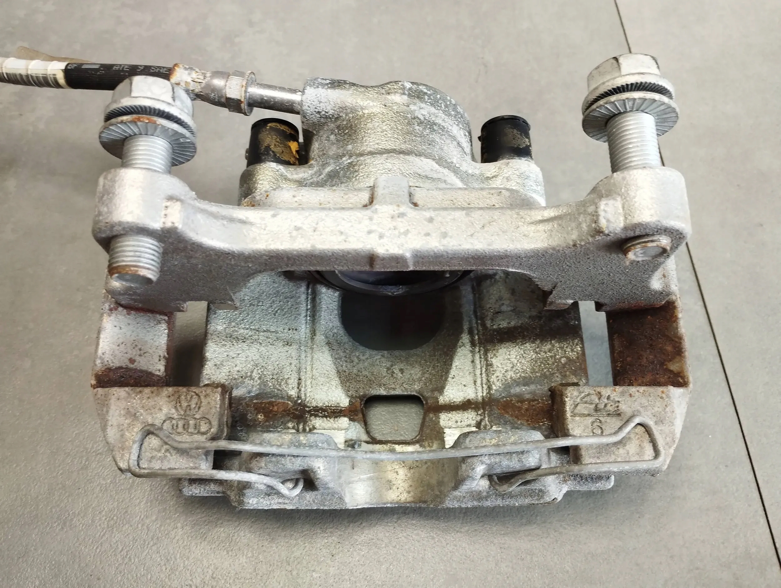 Audi A5 Sportback 8TA 2.0 TDI caliper right front