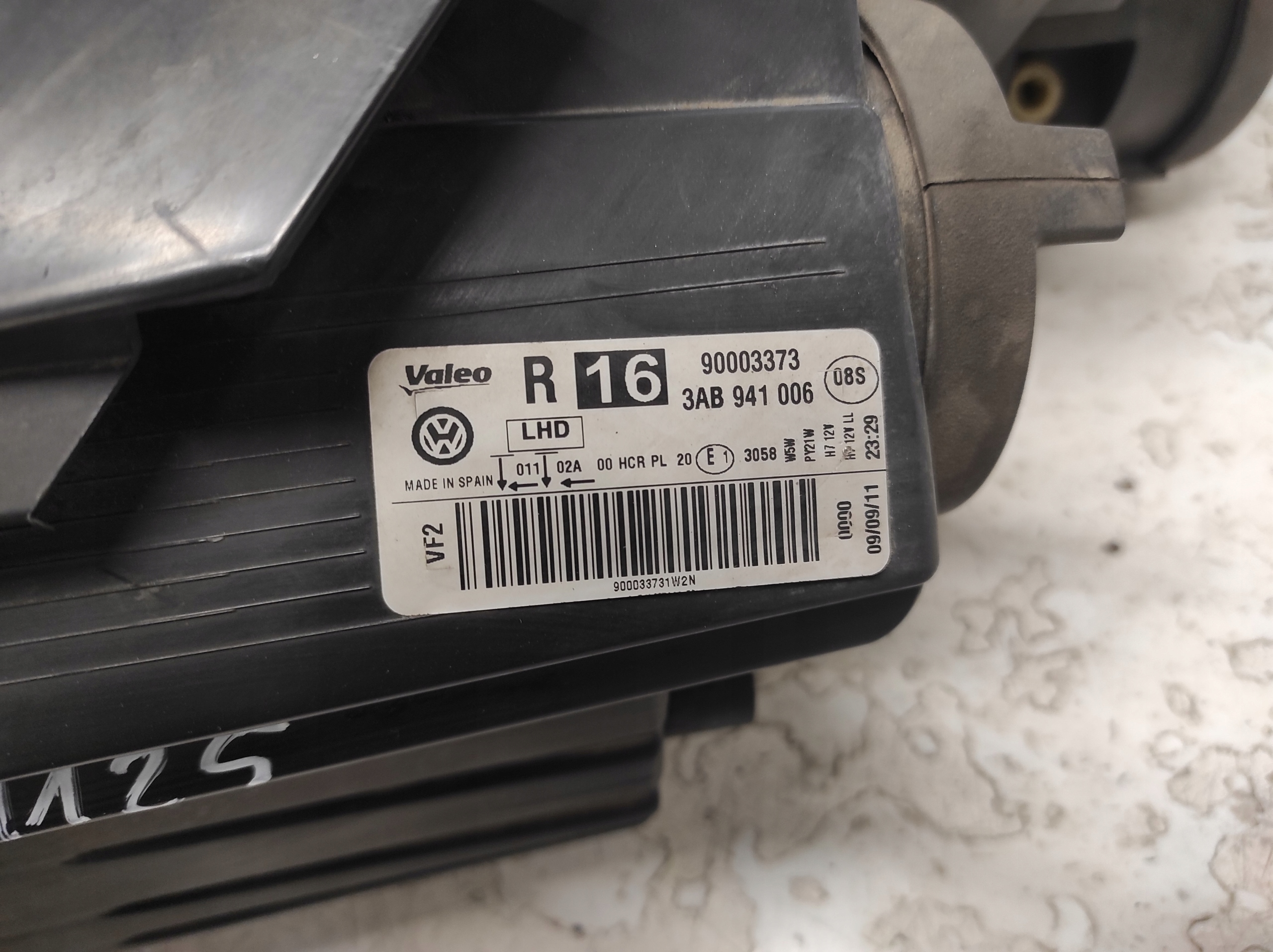 vw PASSAT B7 10- фара правая галогеновая 3AB941006