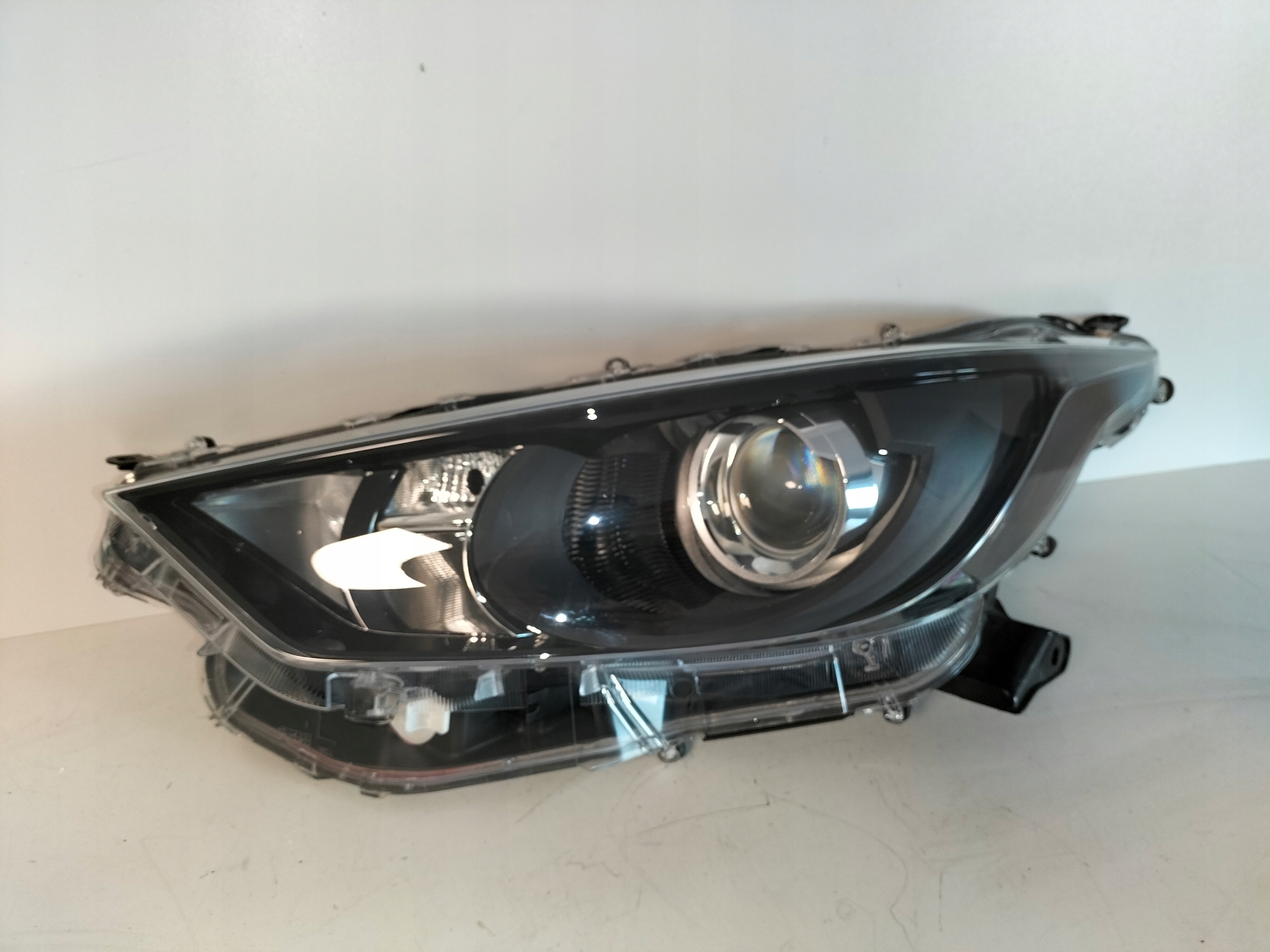light front reflektor left TOYOTA YARIS 4 IV 20