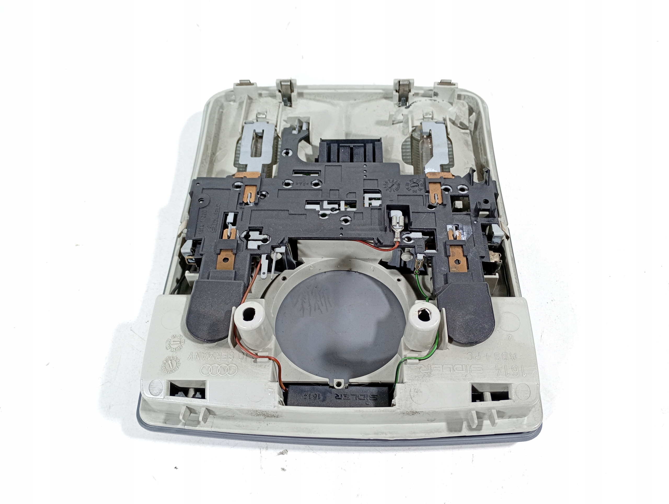 Audi A4 B5 FL 99-01 OSWIETLENIE cabs light inner OE 8D0947111N