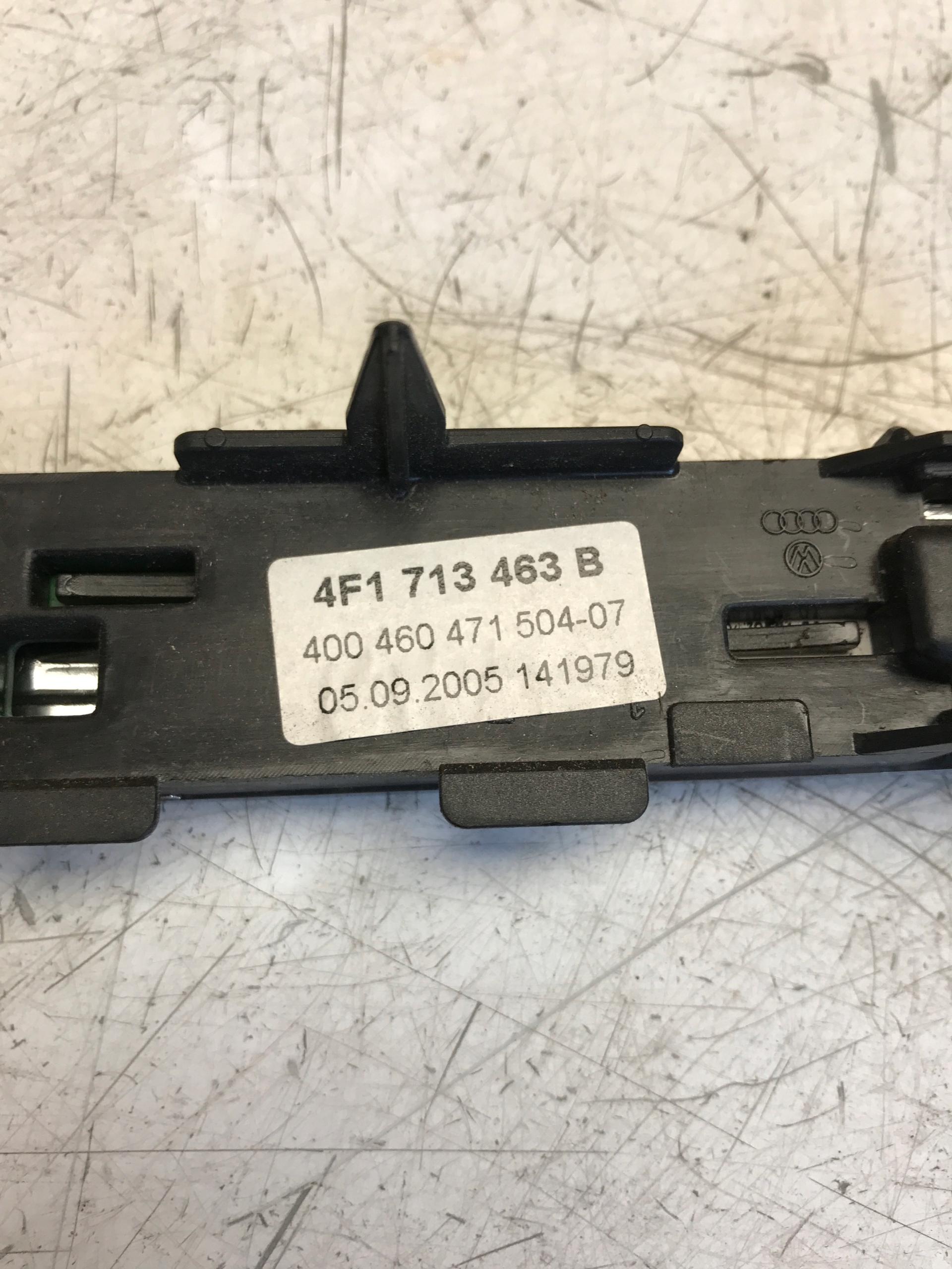 WSKAZNIK cambio ingranaggi AUDI A6 C6 4F1713463B