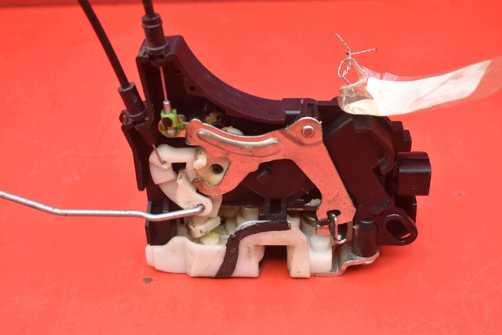 lock door left front front EU CITROEN C-CROSSER 07-13
