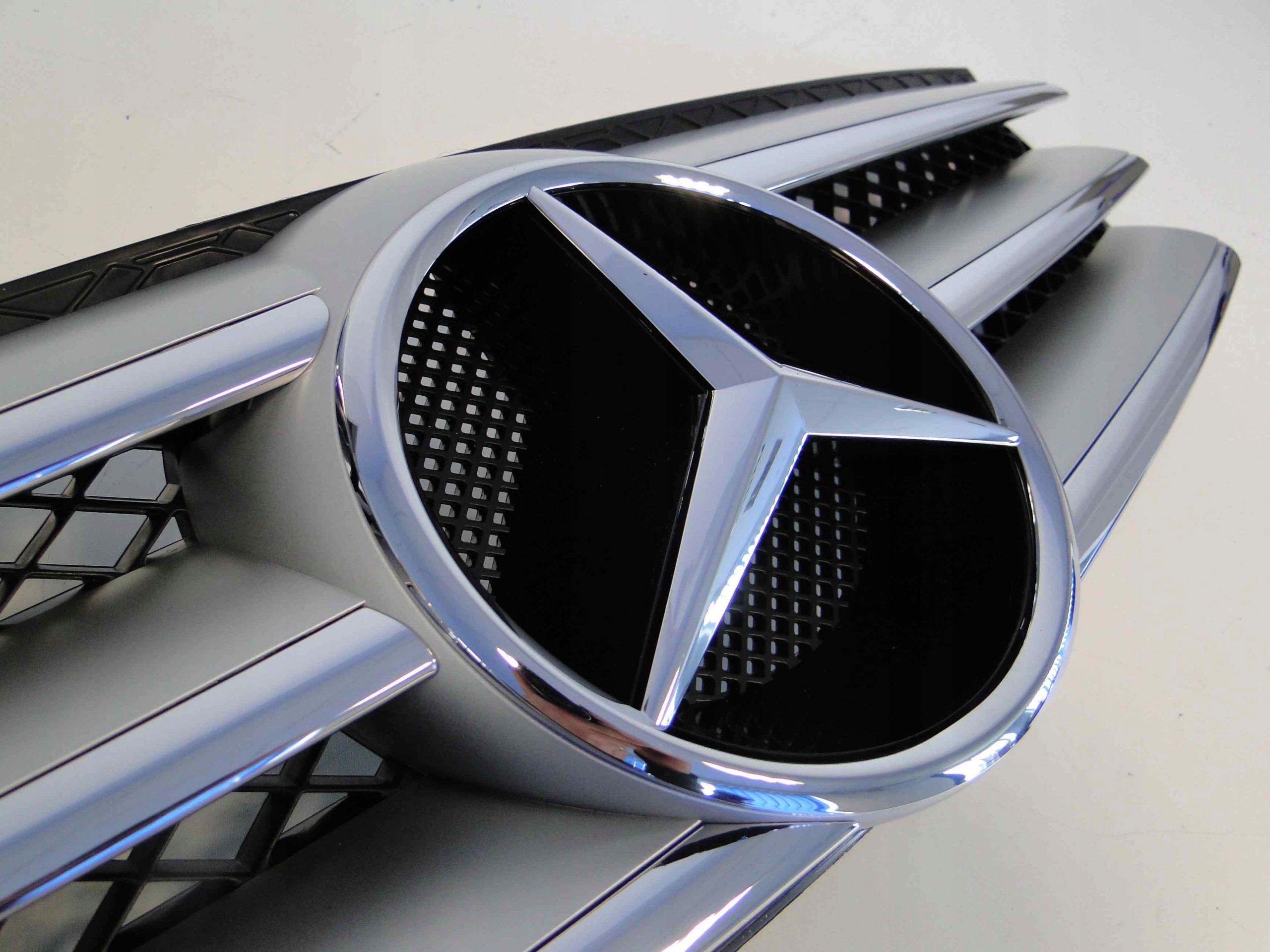 MERCEDES SL R230 230 LIFT GRILL ATRAPA ORYGINAŁ Numer katalogowy części A230 8801483