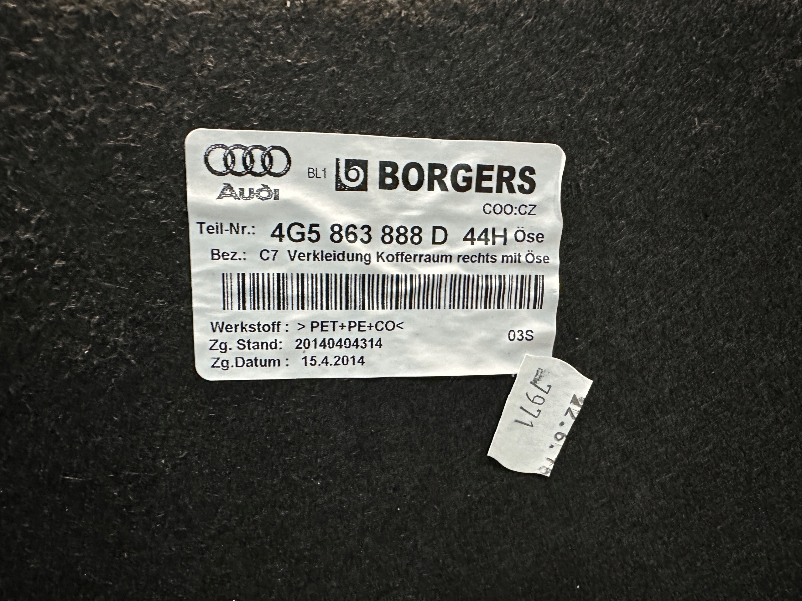 AUDI A6 4G C7 sedan boot upholstery right 4G5863888D