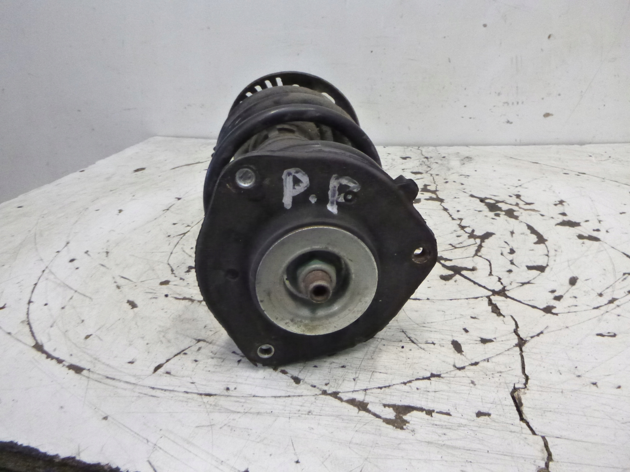 shock absorber front right Volkswagen Golf V 1.4 2003-2009 1K0413031 BH