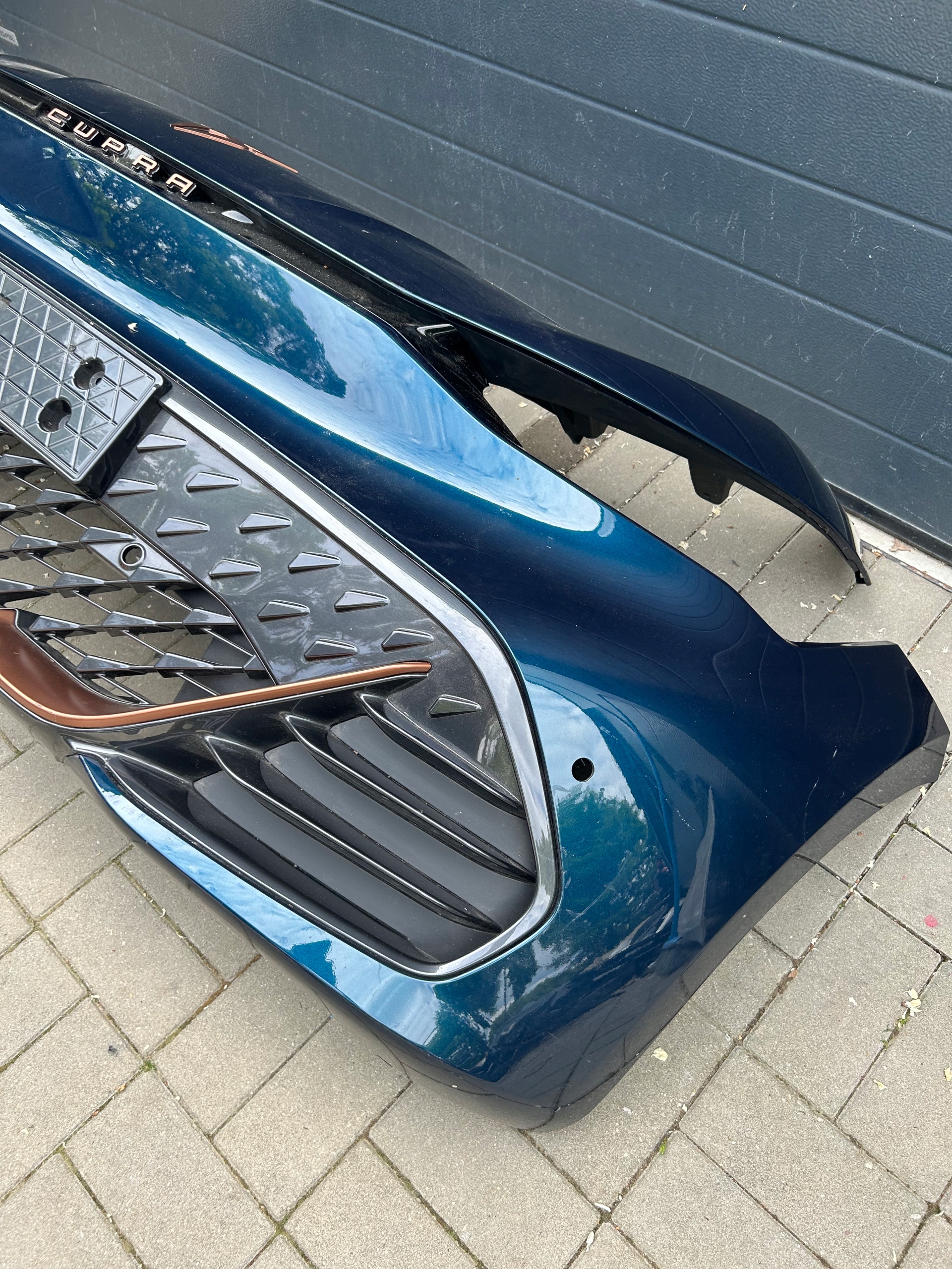 Cupra Born bumper front front b ladny komplet