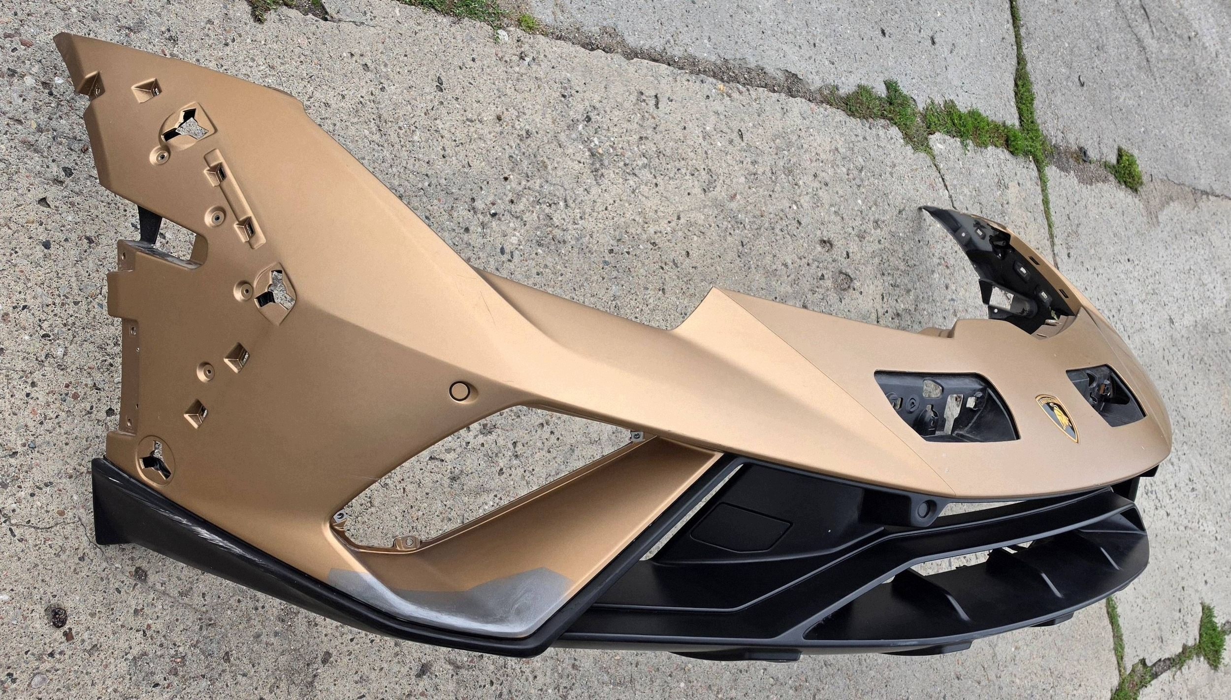 Lamborghini LP Huracan Sterrato 4t0807103a front bumper