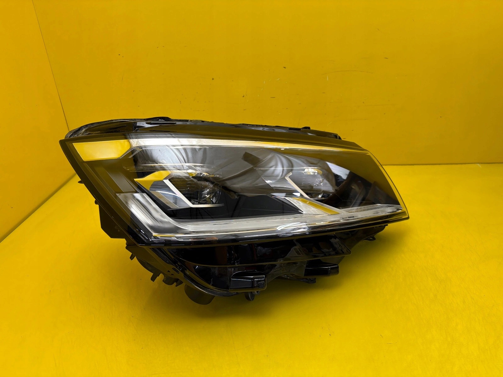 light right front VW Transporter T6 Lift 2019- 7L1941036E