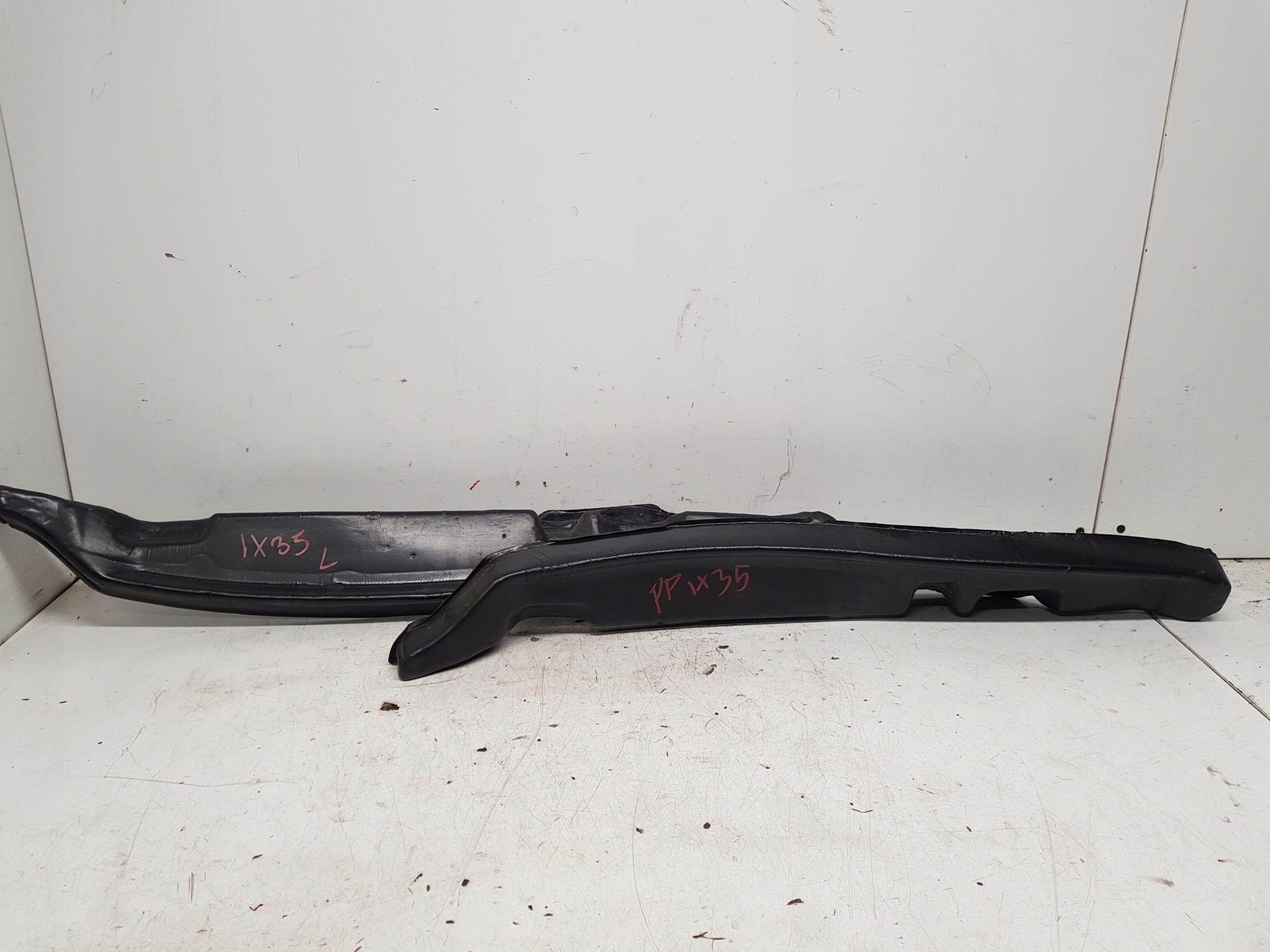 HYUNDAI IX35 WYGŁUSZENIE BŁOTNIKA LEWE/PRAWE 09-13R