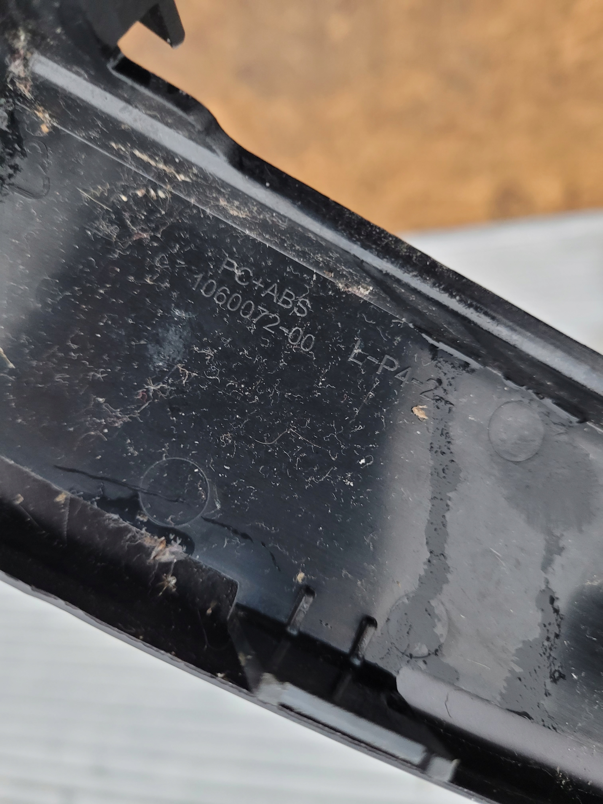 moulding covers door rear part left TESLA X 1060072-00