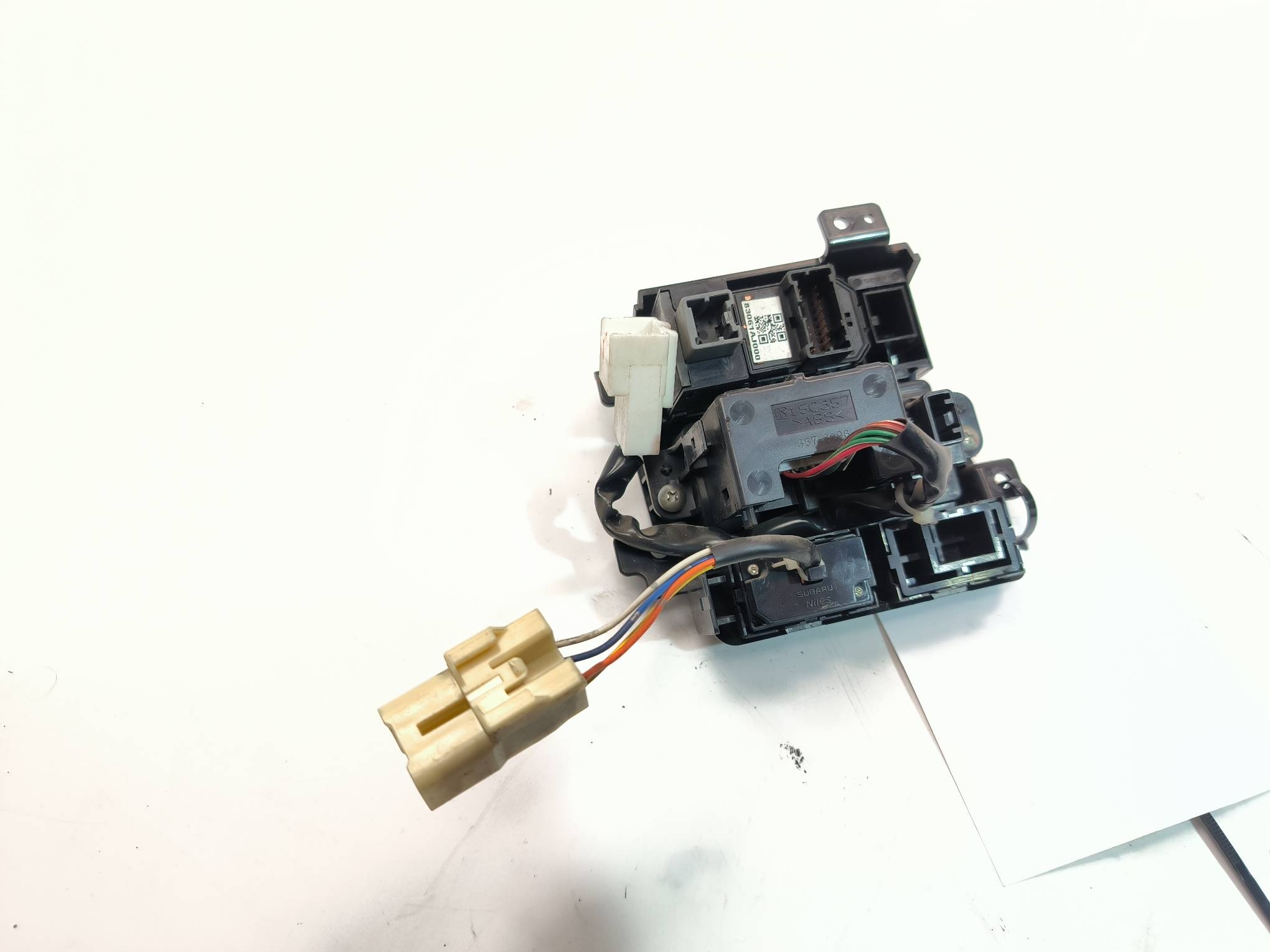tlačítko elektrická brzda 83061AJ000 SUBARU OUTBACK IV