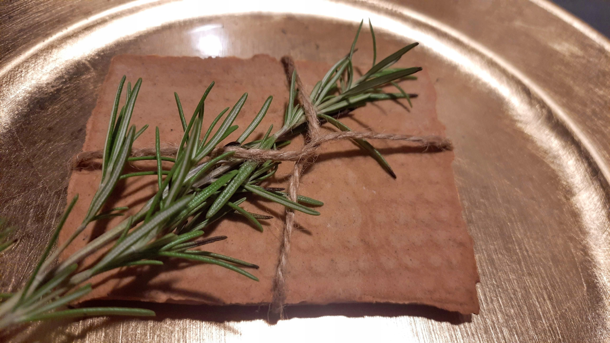 Sznurek jutowy pakowy 90m do dekoracji Długość 9000 cm