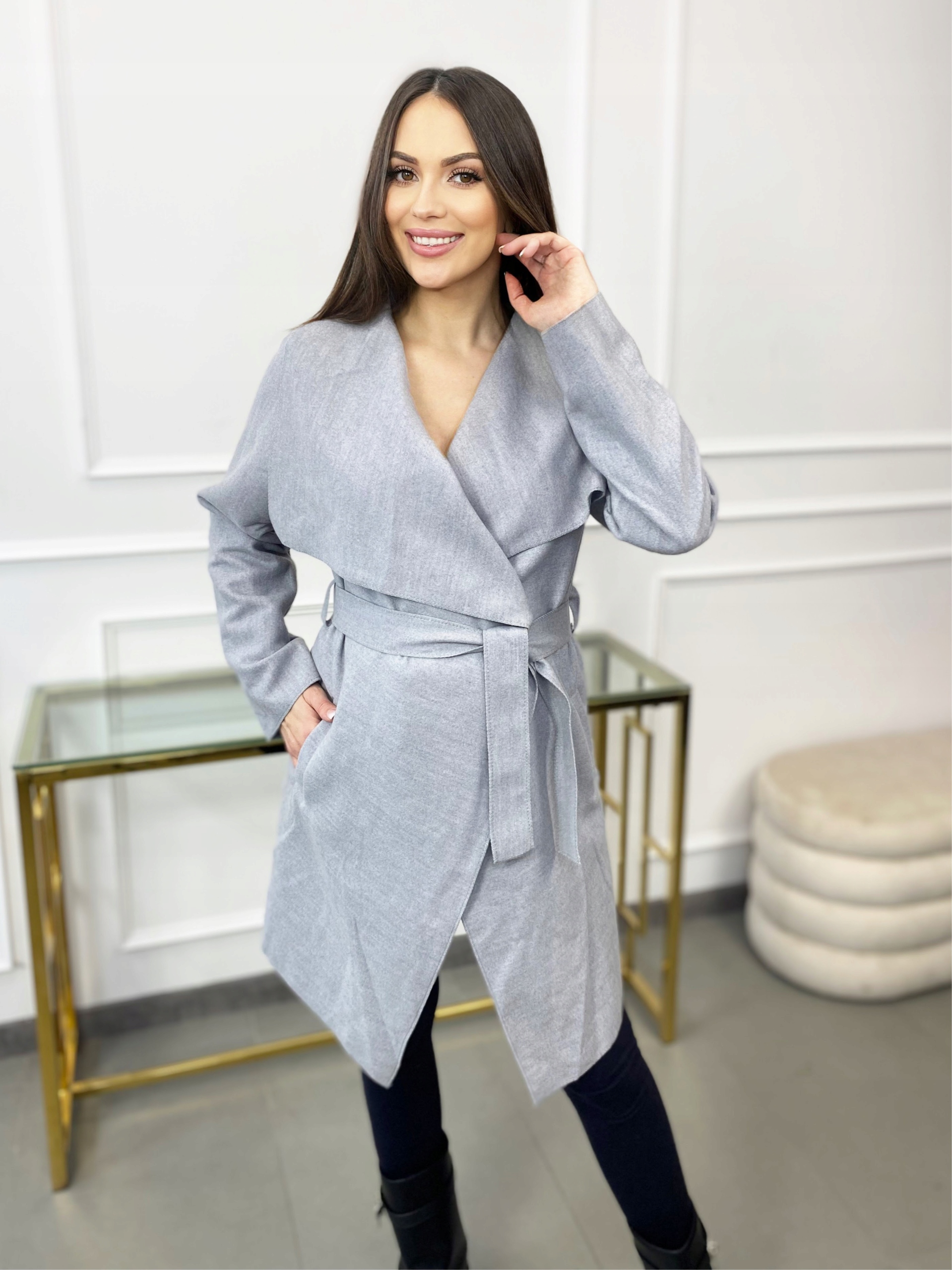 NOWOCZESNY PŁASZCZ FLAUSZ S M L XL FLAUSZOWY KOLOR Cechy dodatkowe jednorzędowy klapy pagony