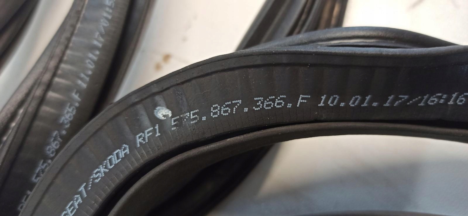 SEAT ATECA USZCZELKI USZCZELKA DRZWI PRZÓD TYŁ KLAPY 575867367 575827705 Producent części Seat