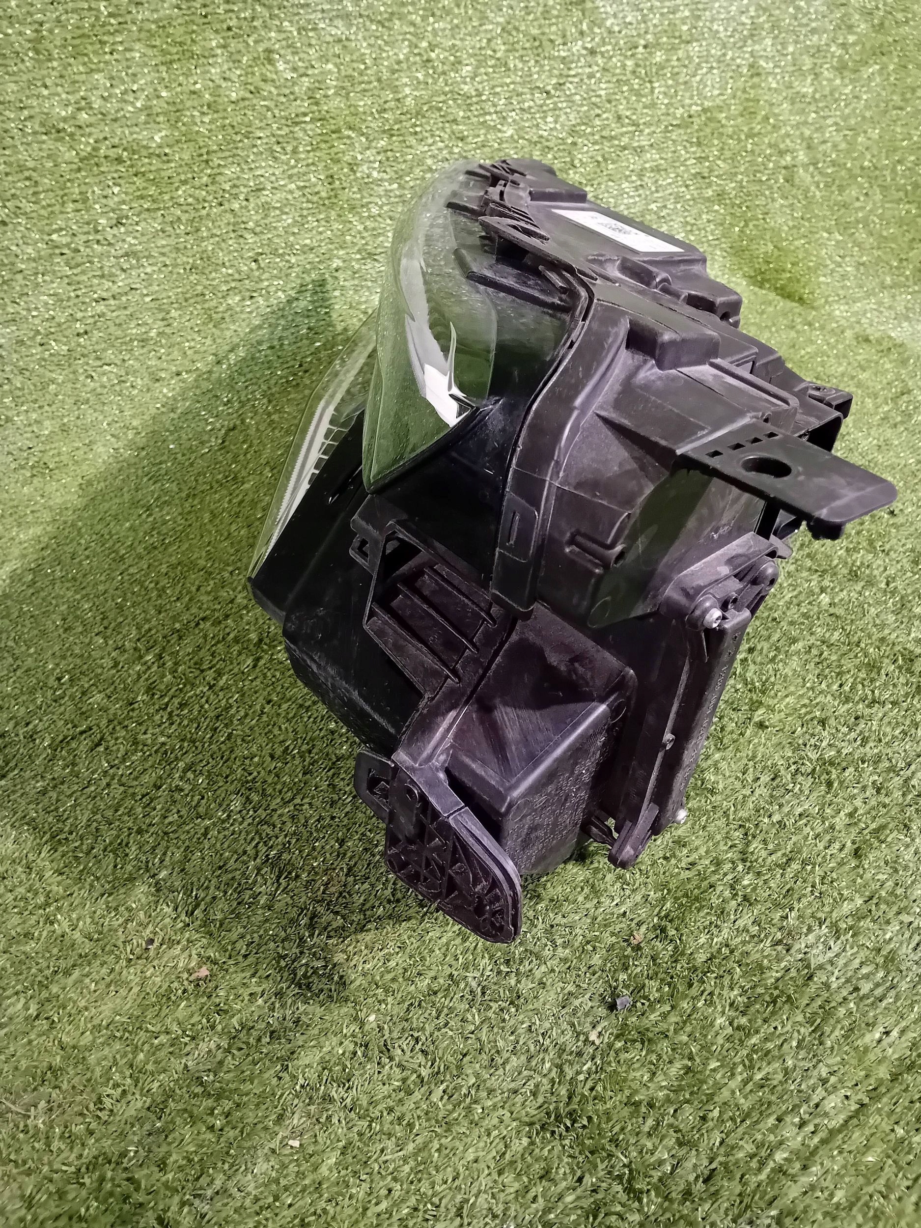 REFLEKTOR left front CITROEN C5 AIRCROSS LIFT 22- NR.R870