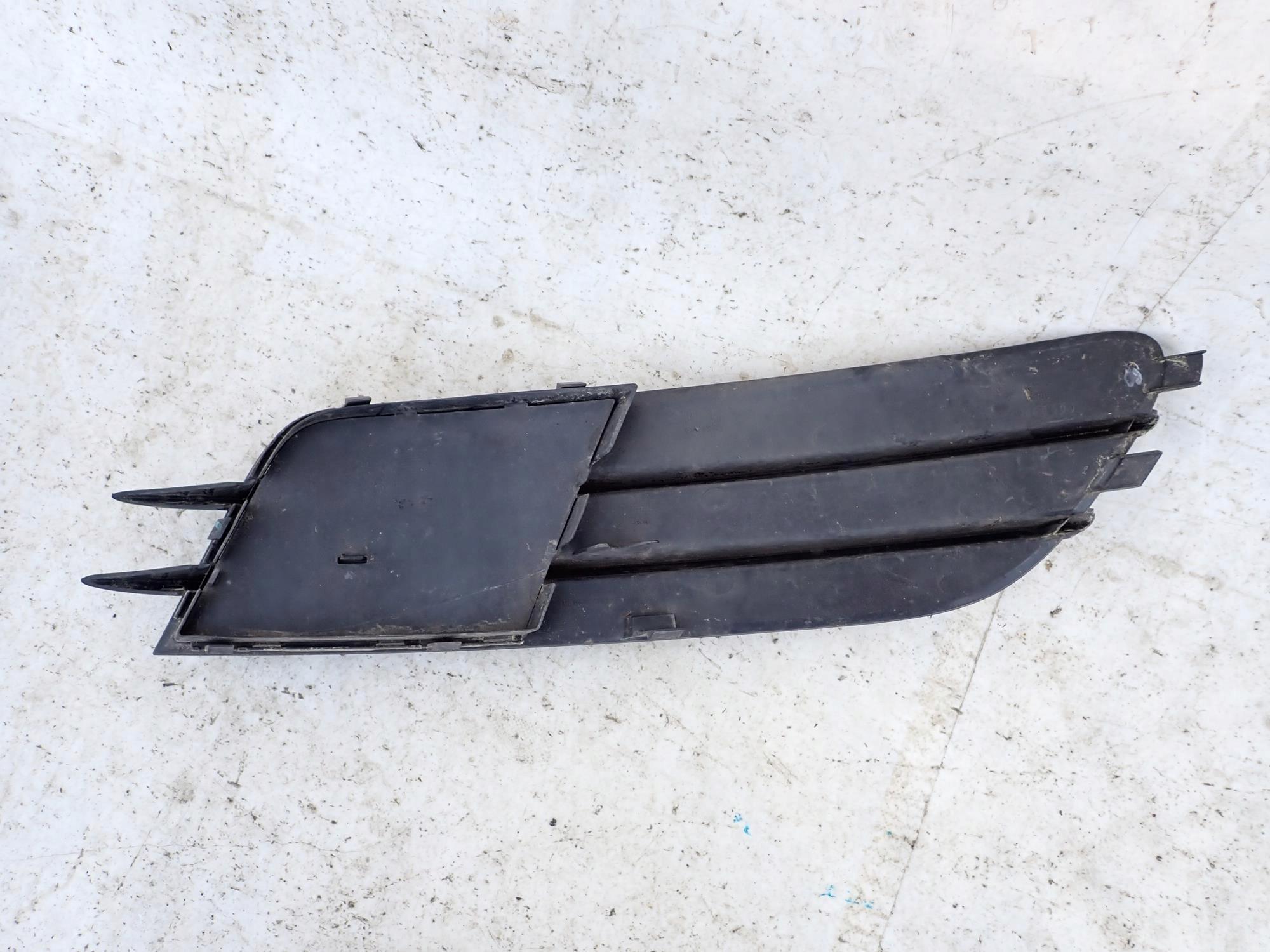 AUDI A6 C7 4G 11-14 grid of a bumper left