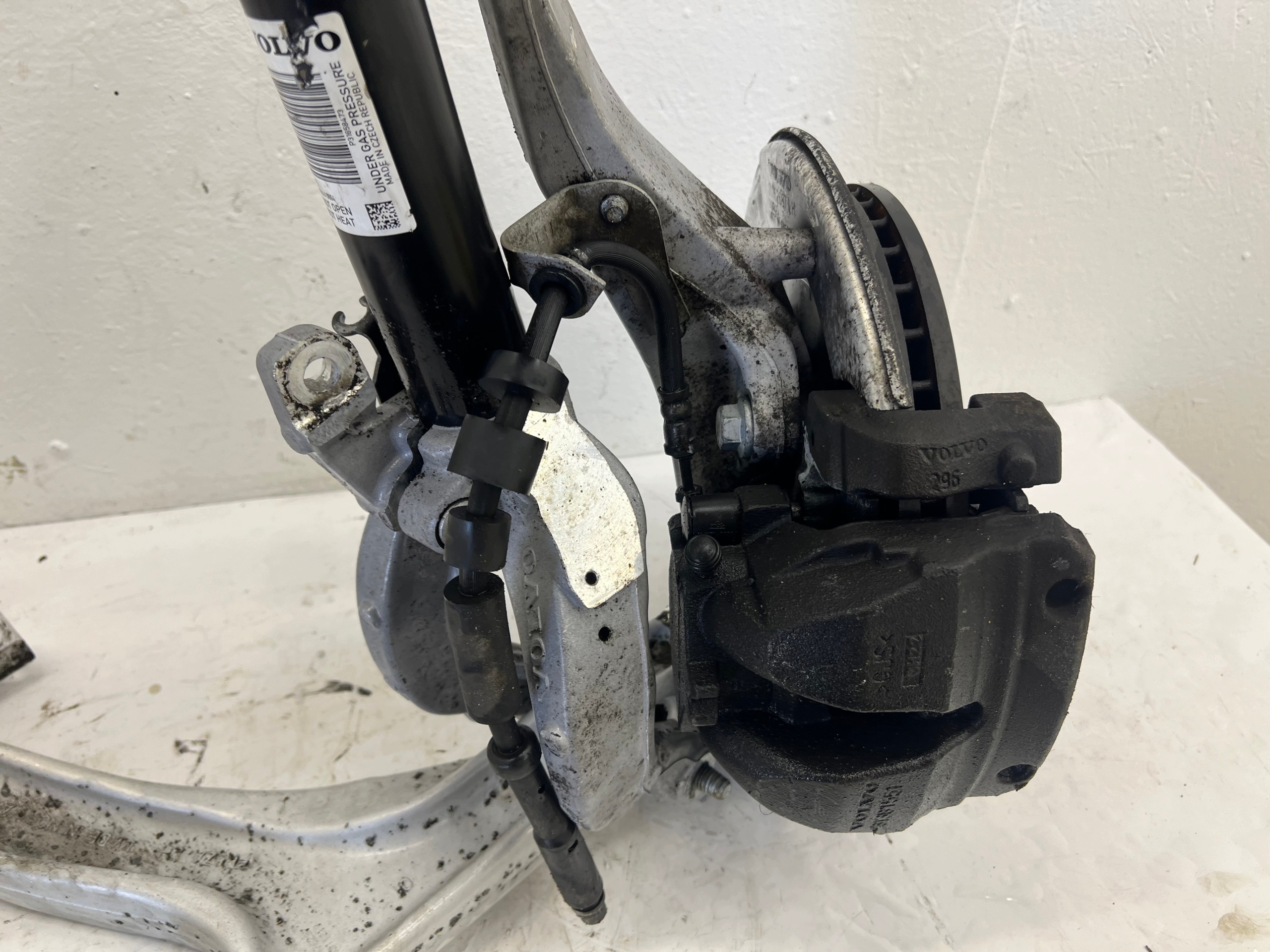 VOLVO S60 III V60 II swing left front left front 31476315