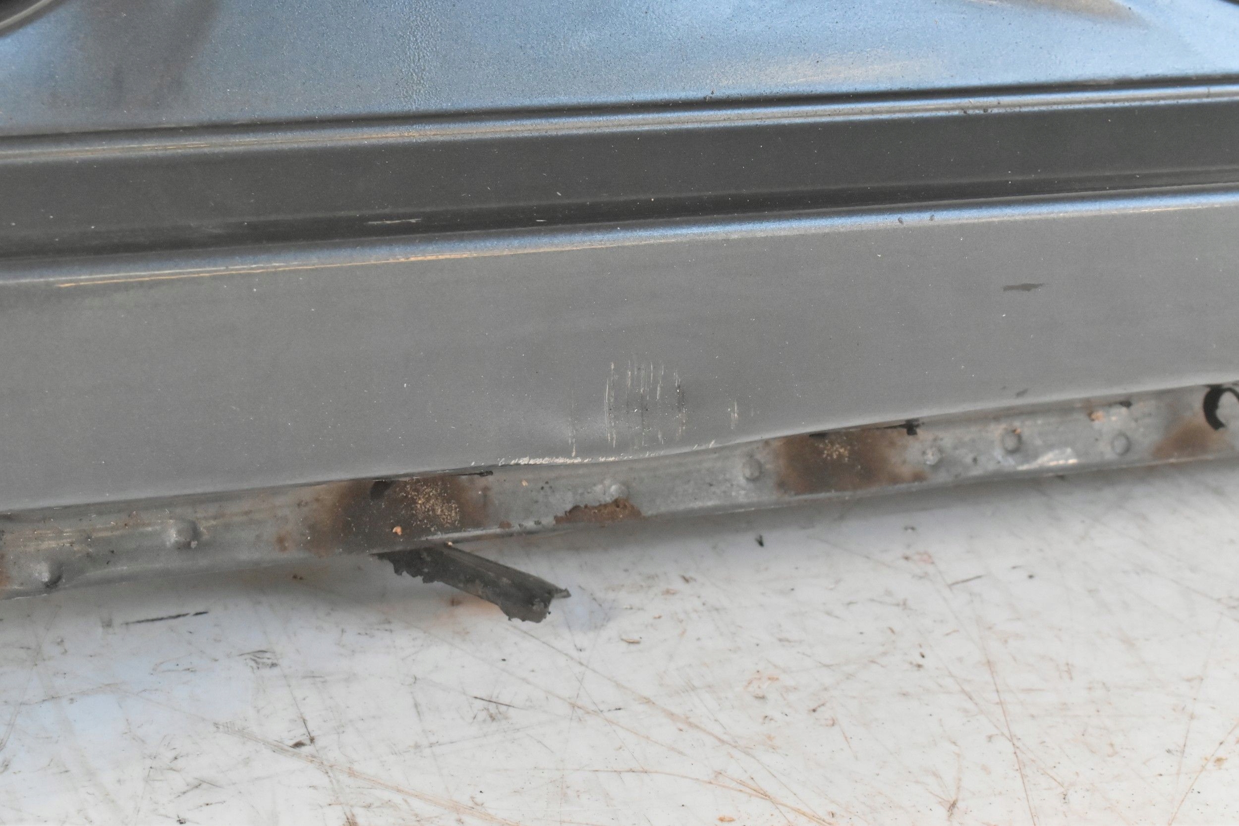 PRÓG SŁUPEK PRAWY PRZÓD MAZDA 2 DJ 14- Producent części Mazda OE