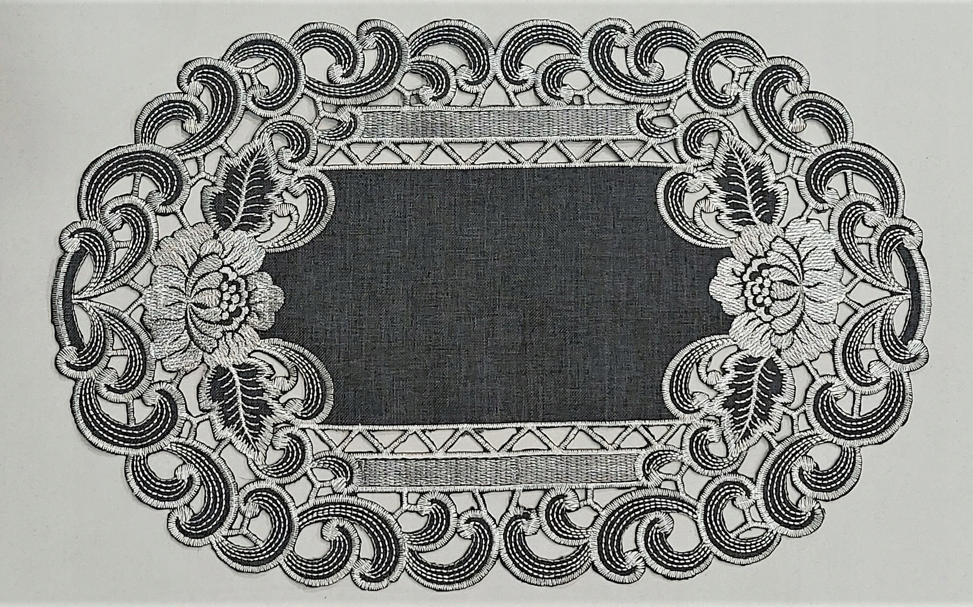 

Serwetka z haftem 30x45 cm szary