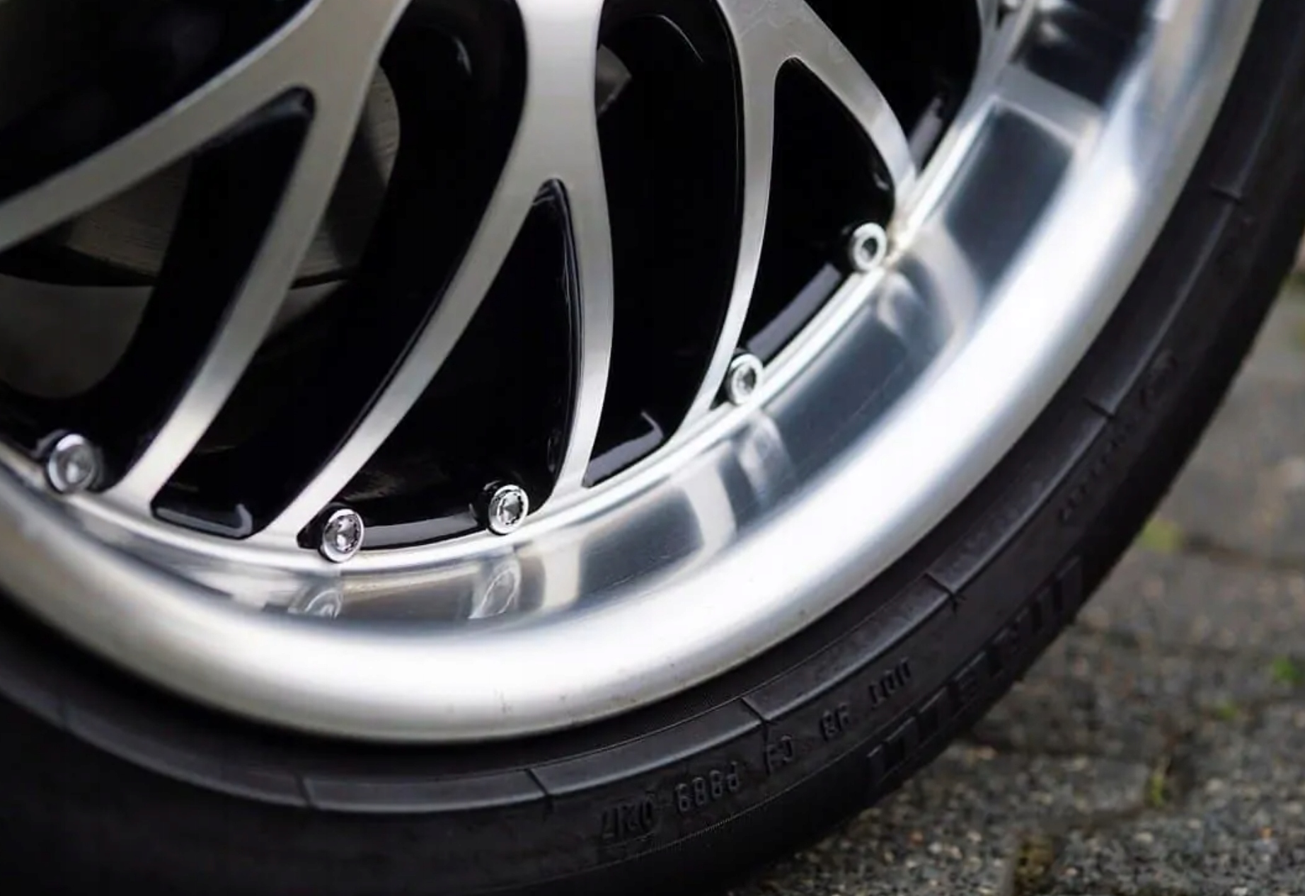 PŁYN DO CZYSZCZENIA FELG WYDAJNY I SKUTECZNY 1 L Numer katalogowy producenta 5903240901302