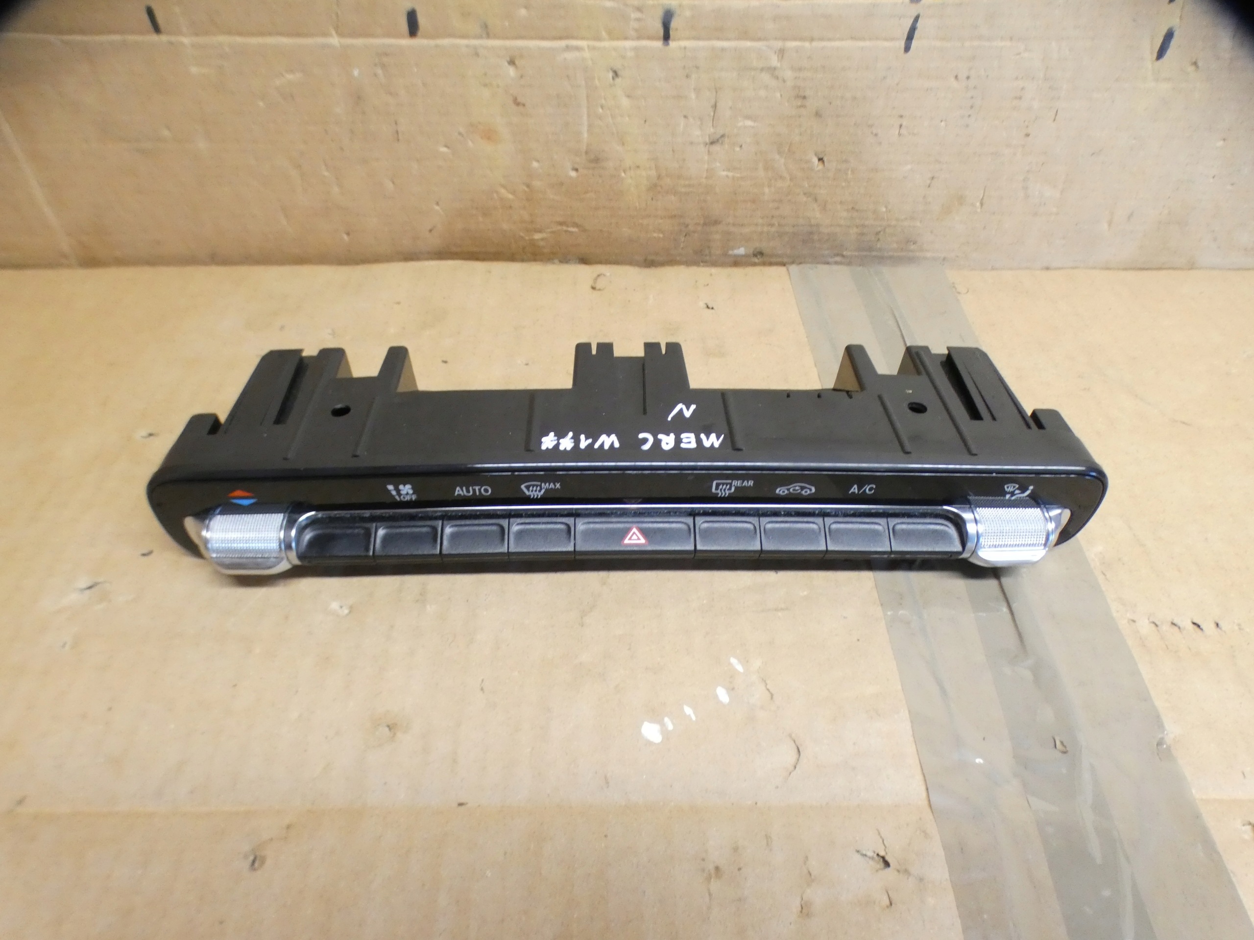 Mercedes-Benz GLA H247 2020 commande de climatisation A2479056503