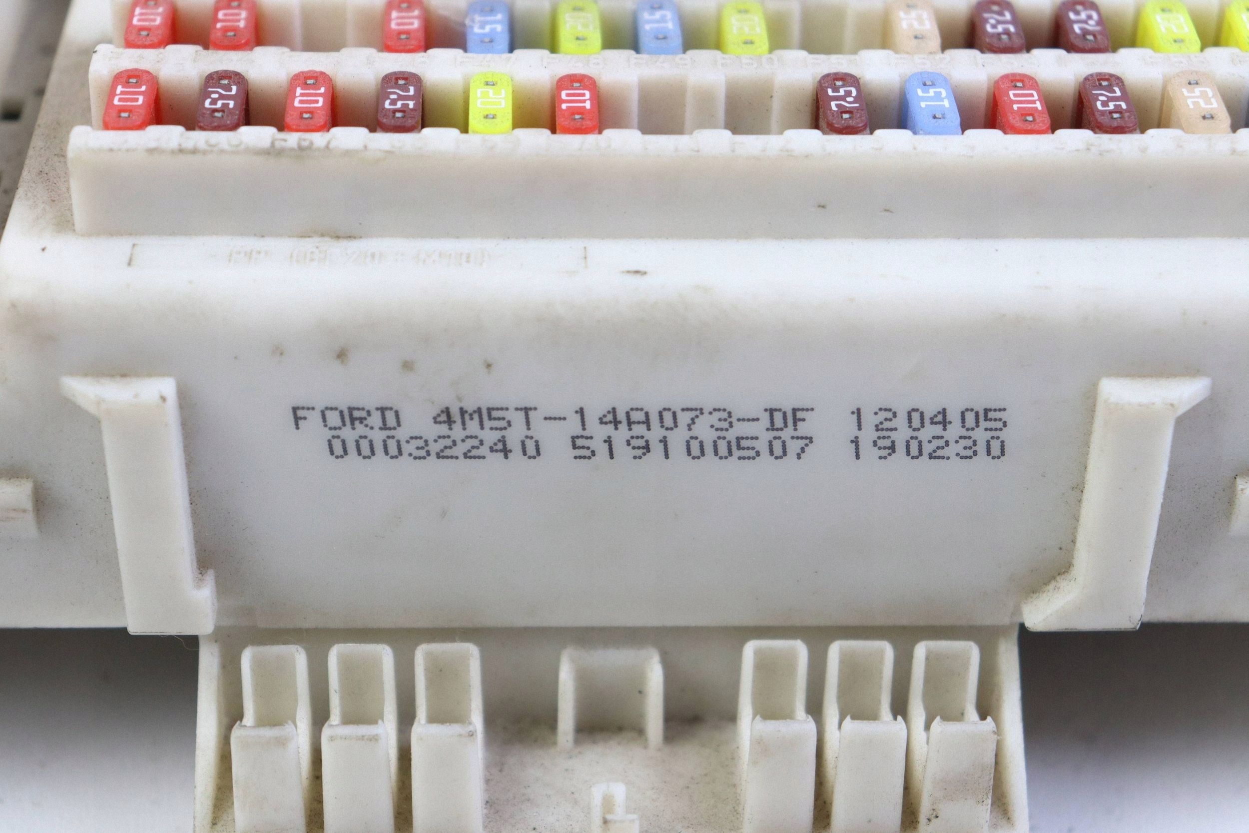 FORD FOCUS MK2 Module Module fusibles 4M5T-14014-GBG 4M5T-14A073-DF