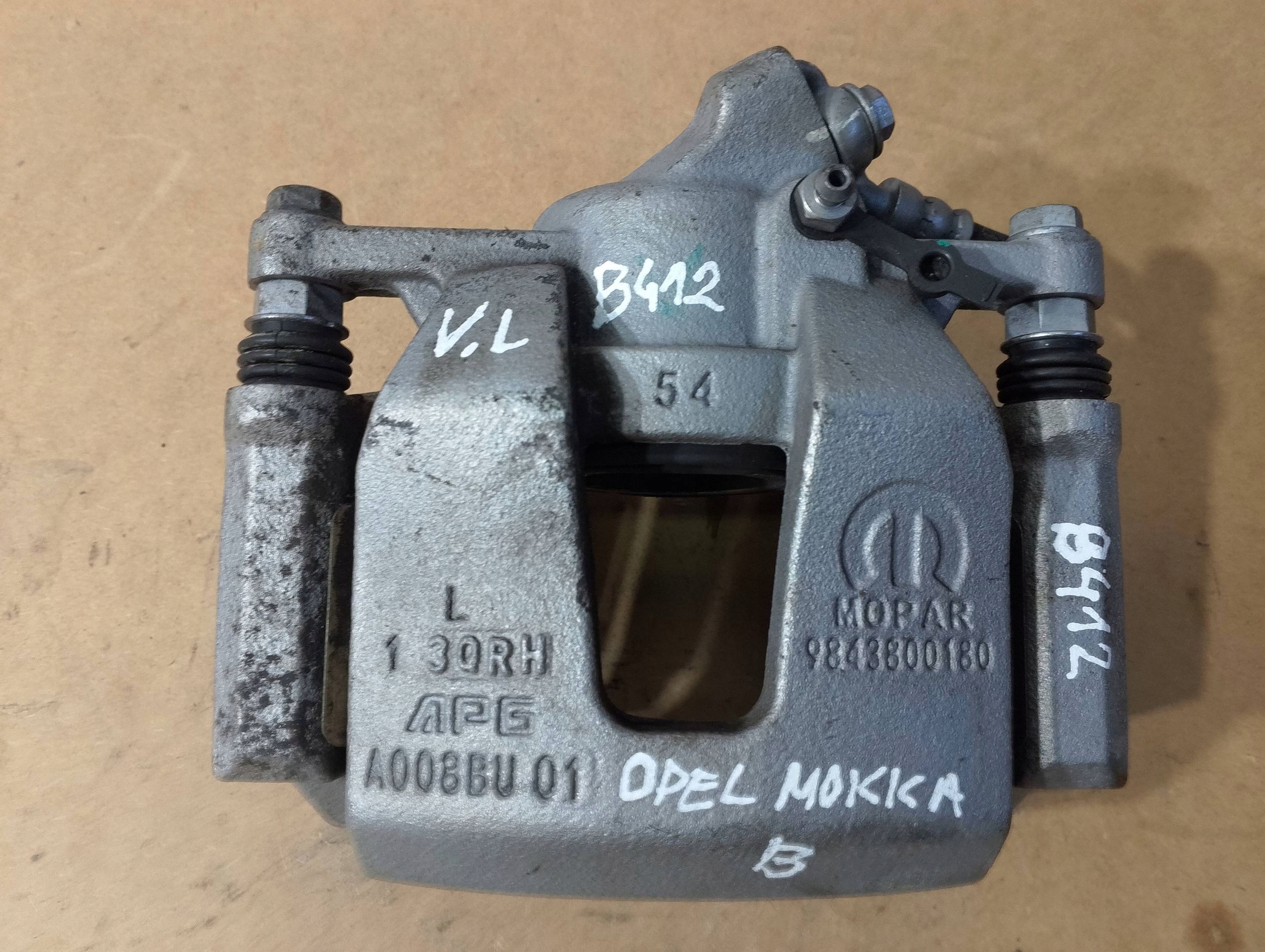 OPEL MOKKA II B caliper JARZMO left front front 9843800180 (B412)