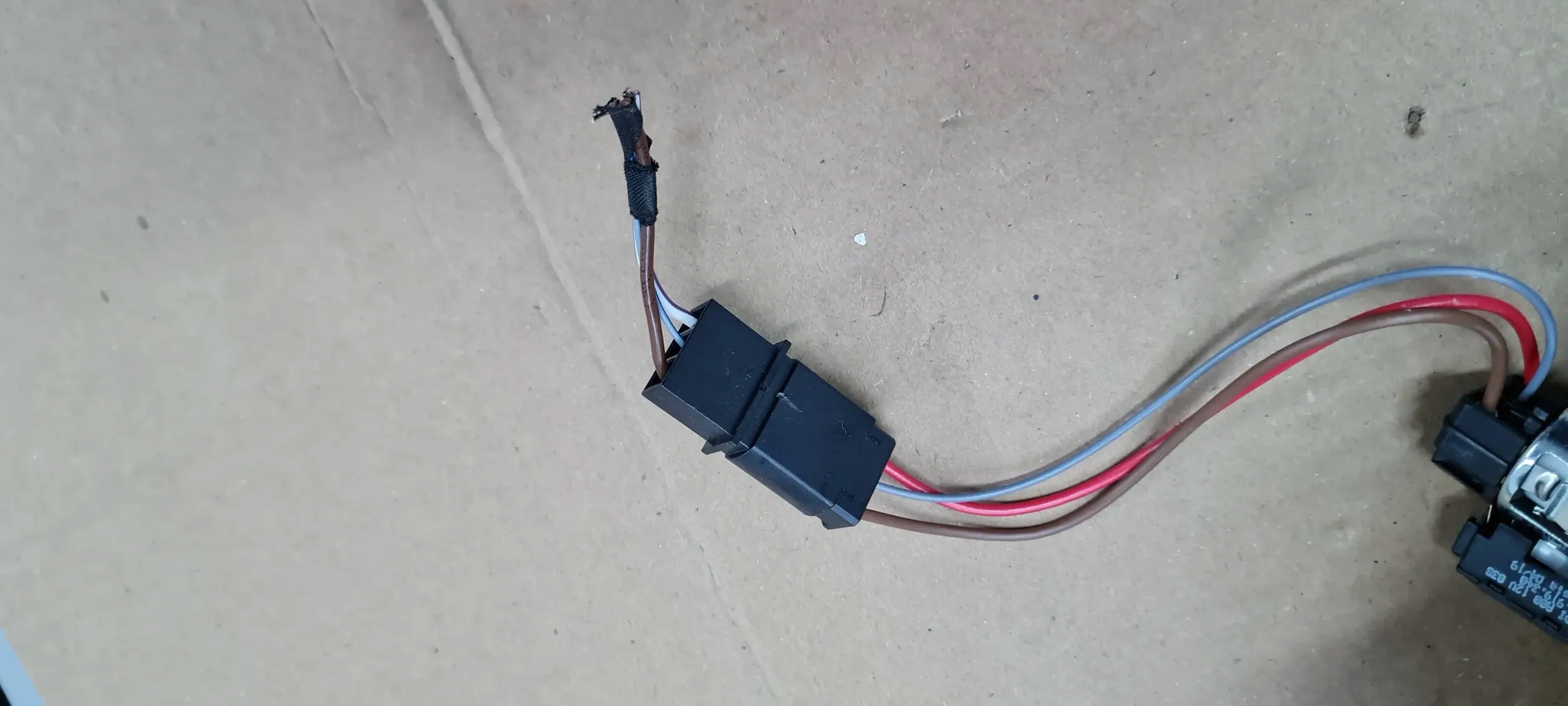 Q5 80A заглушка решетки консоль 12V 80A863324