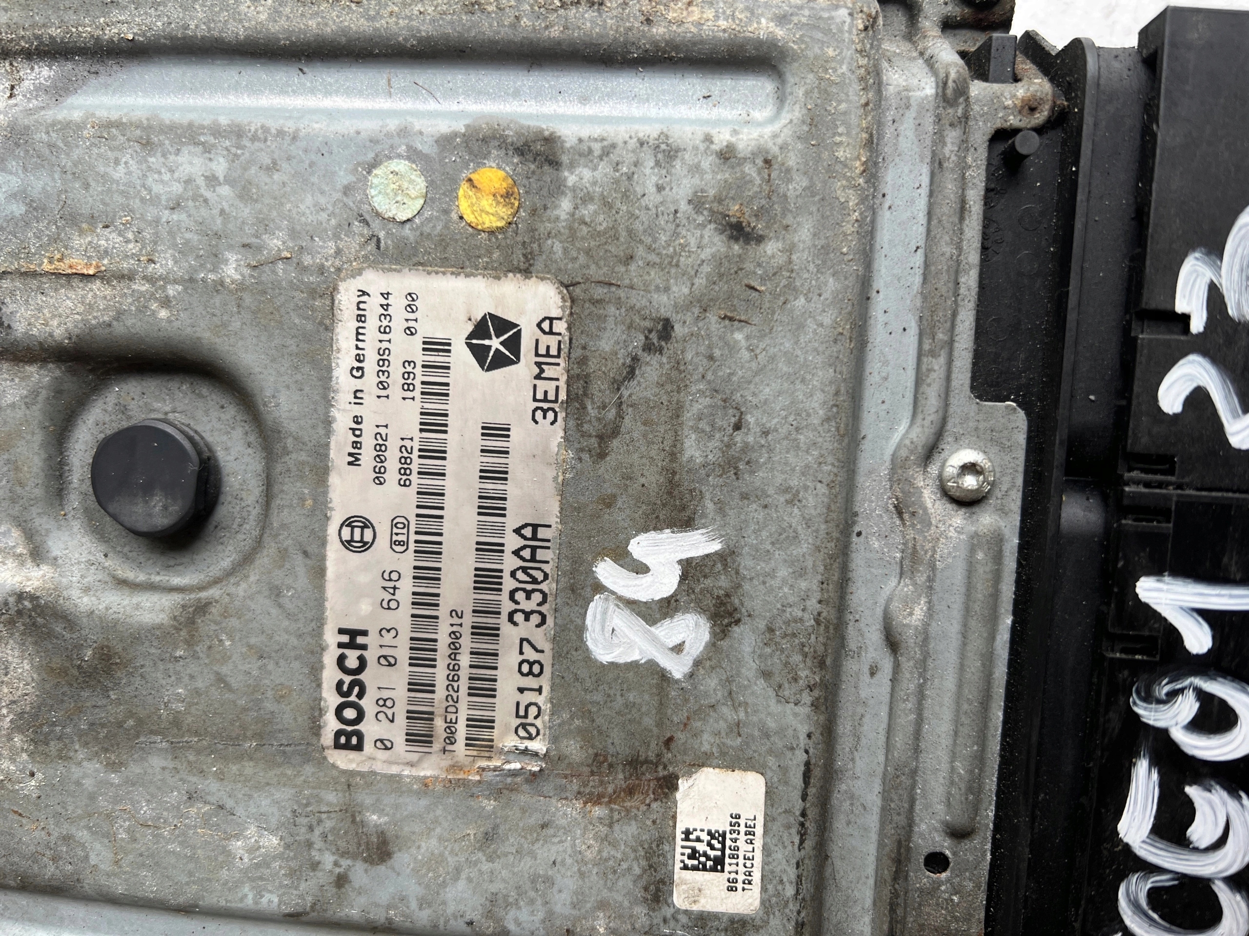 Jeep Commander 3.0 0281013646 P05187330AA ECU Computer