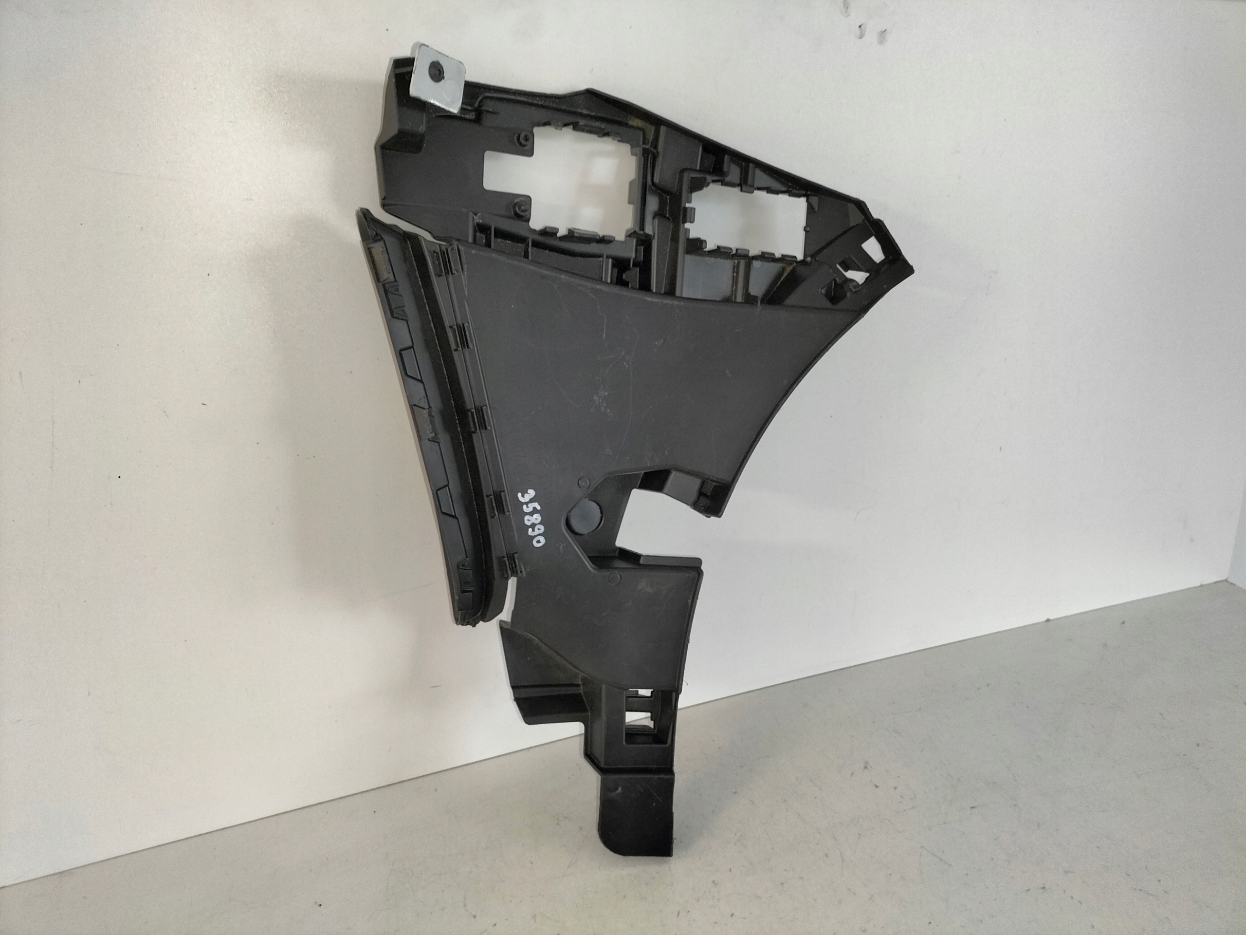 support holder of a bumper front right VW TIGUAN III 24