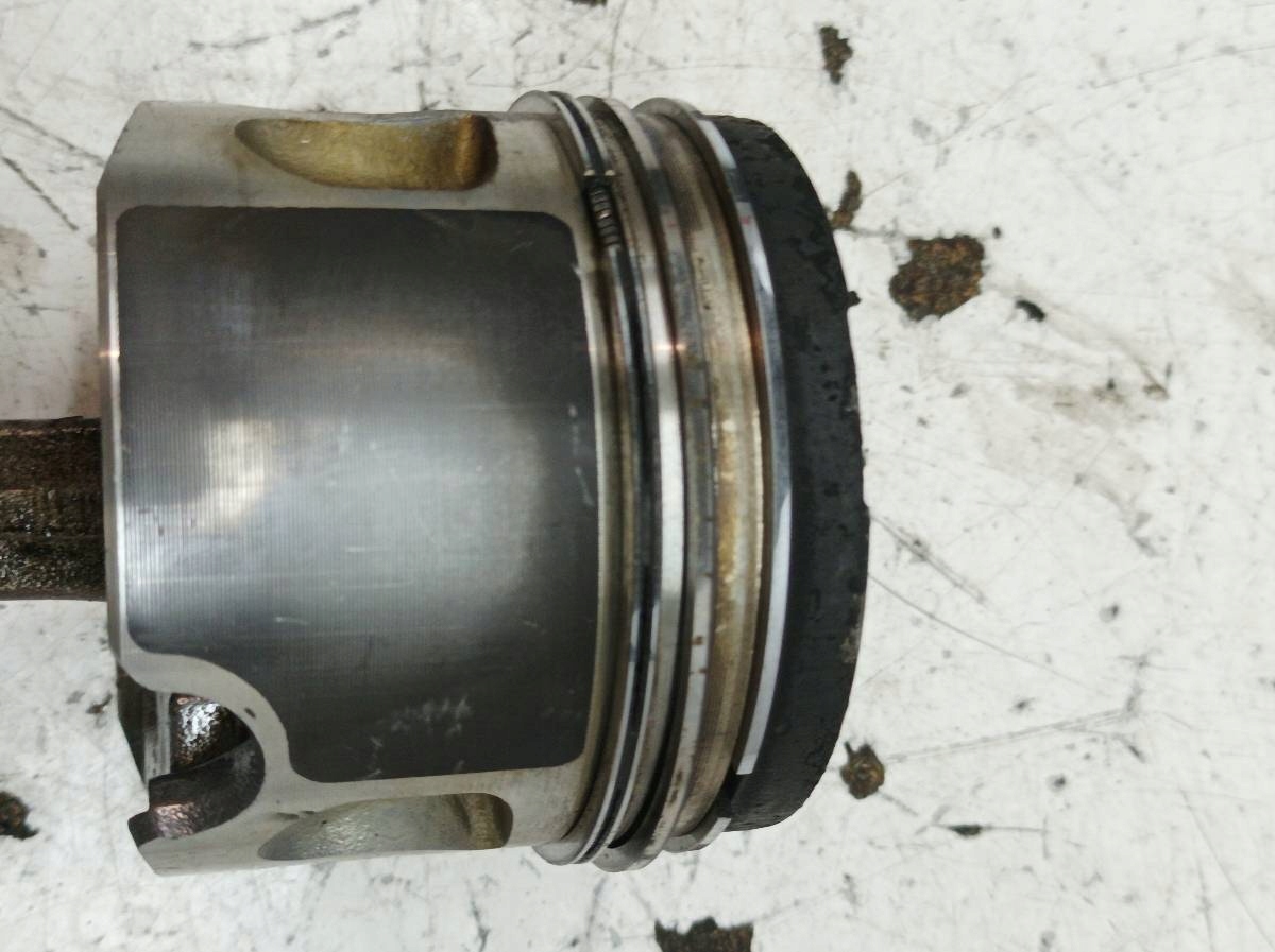 piston connecting rod 80.960 2.0 TDI VW Volkswagen Golf V (2004-2009)