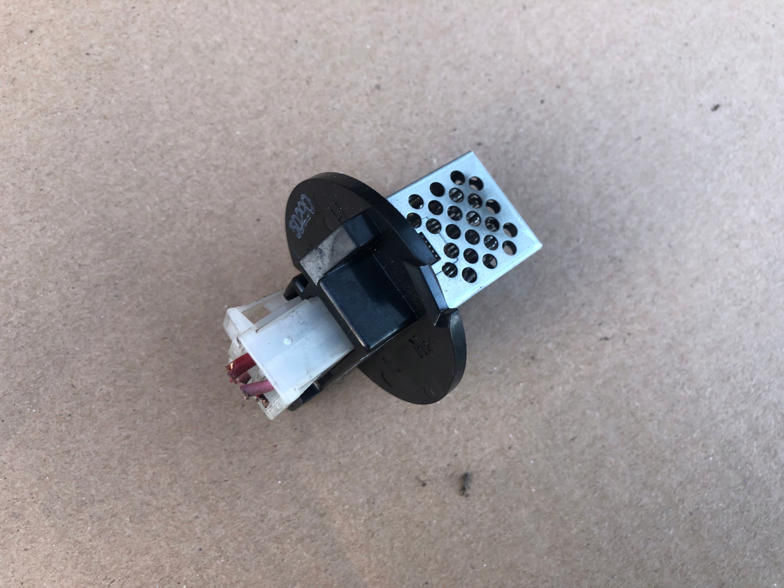 2000-2006 - РЕЗИСТОР РЕЗИСТОР ПОВІТРОДУВКИ SUZUKI IGNIS 2000-2003