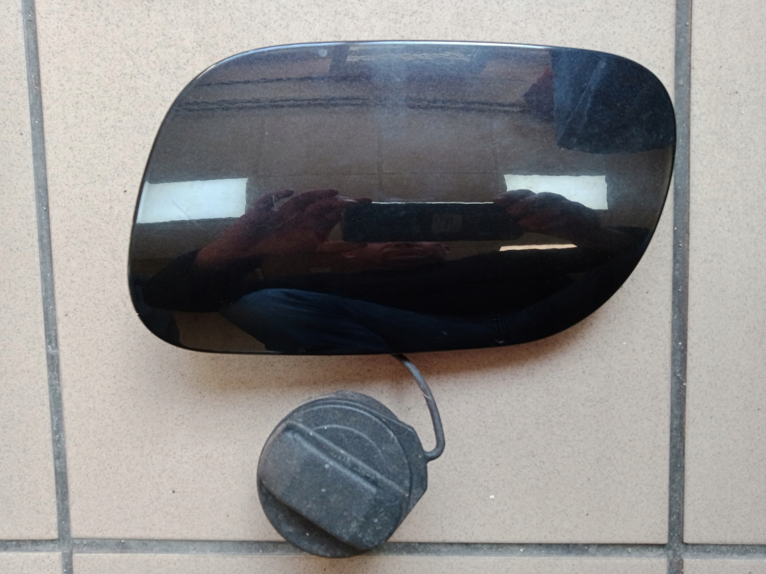 PORSCHE CAYENNE 07- KLAPKA WLEWU PALIWA LC9Z KOREK