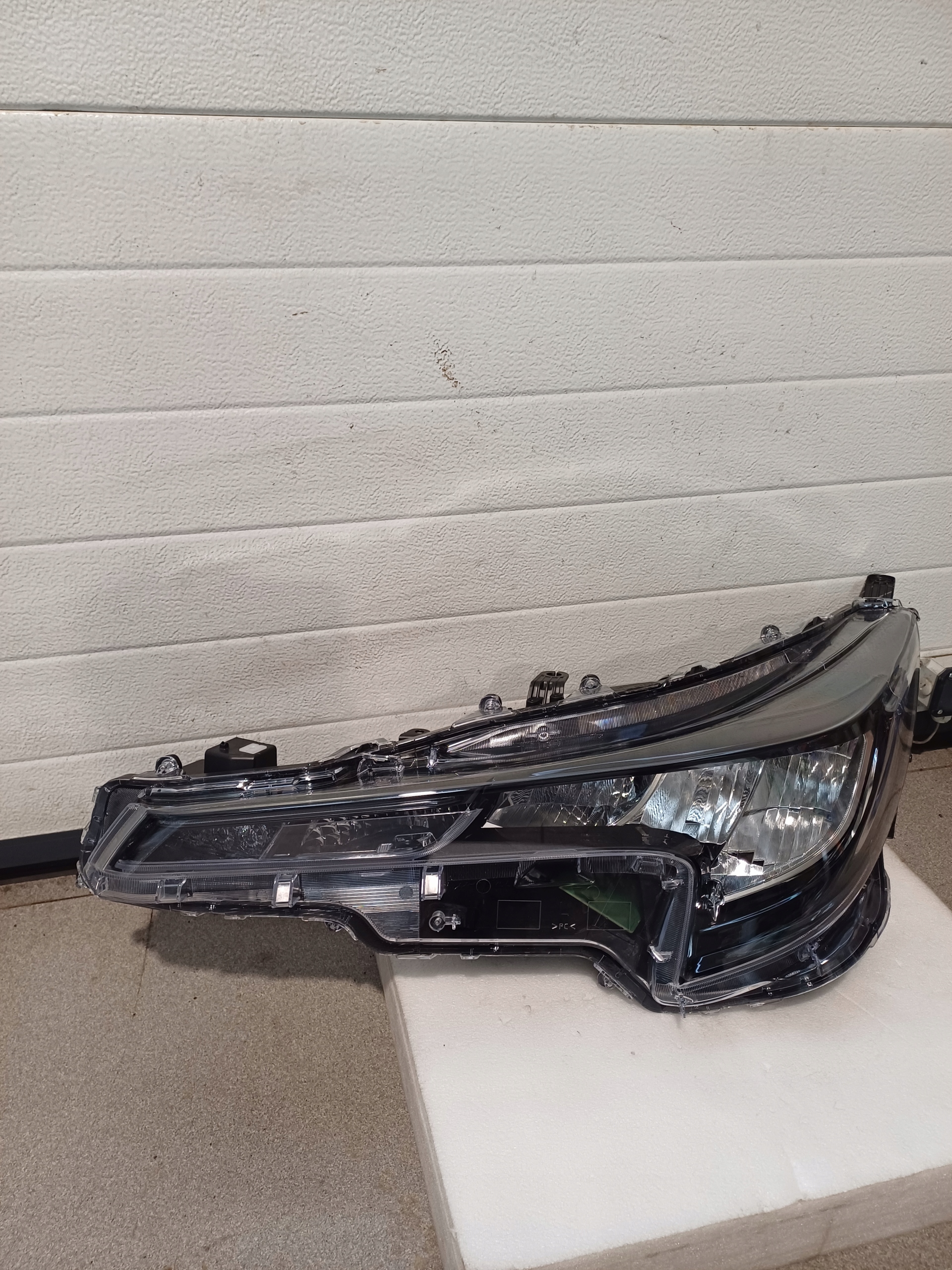 light left front front TOYOTA COROLLA E21 XII 81150-02S60 90154118