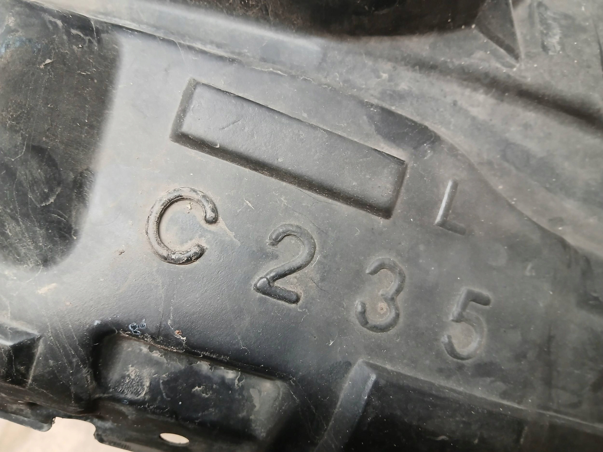 fender mudguard front left MAZDA V 5 C235