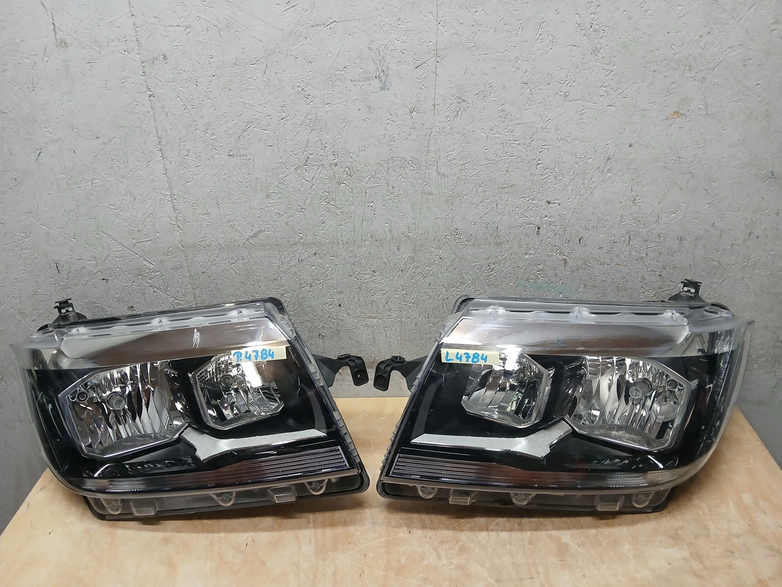 light lights front right left VW CRAFTER 7C 7C1941006 7C1941005
