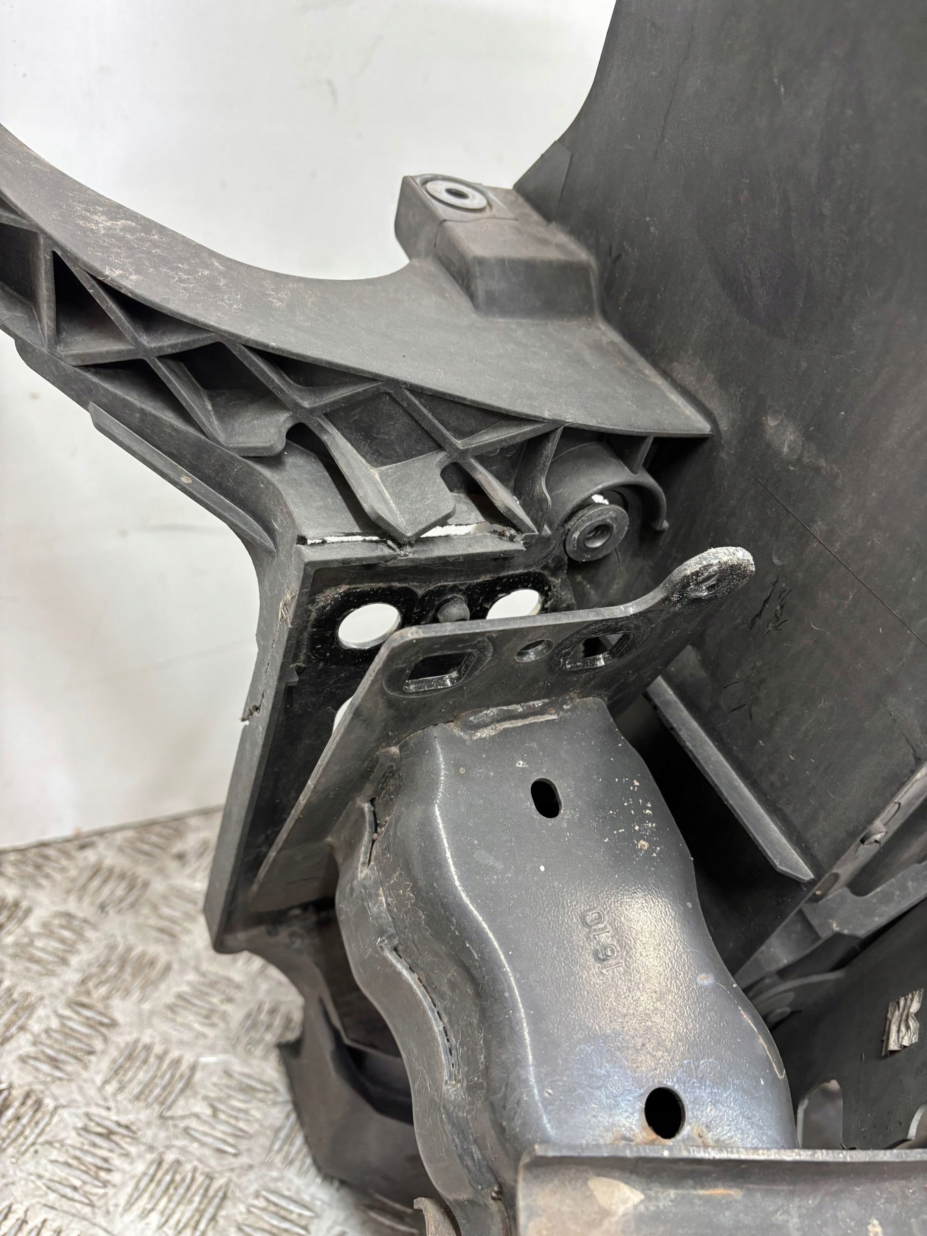 support panel for radiators Z CHLODNICAMI SEAT IBIZA 6J 09- 1.6 TDI