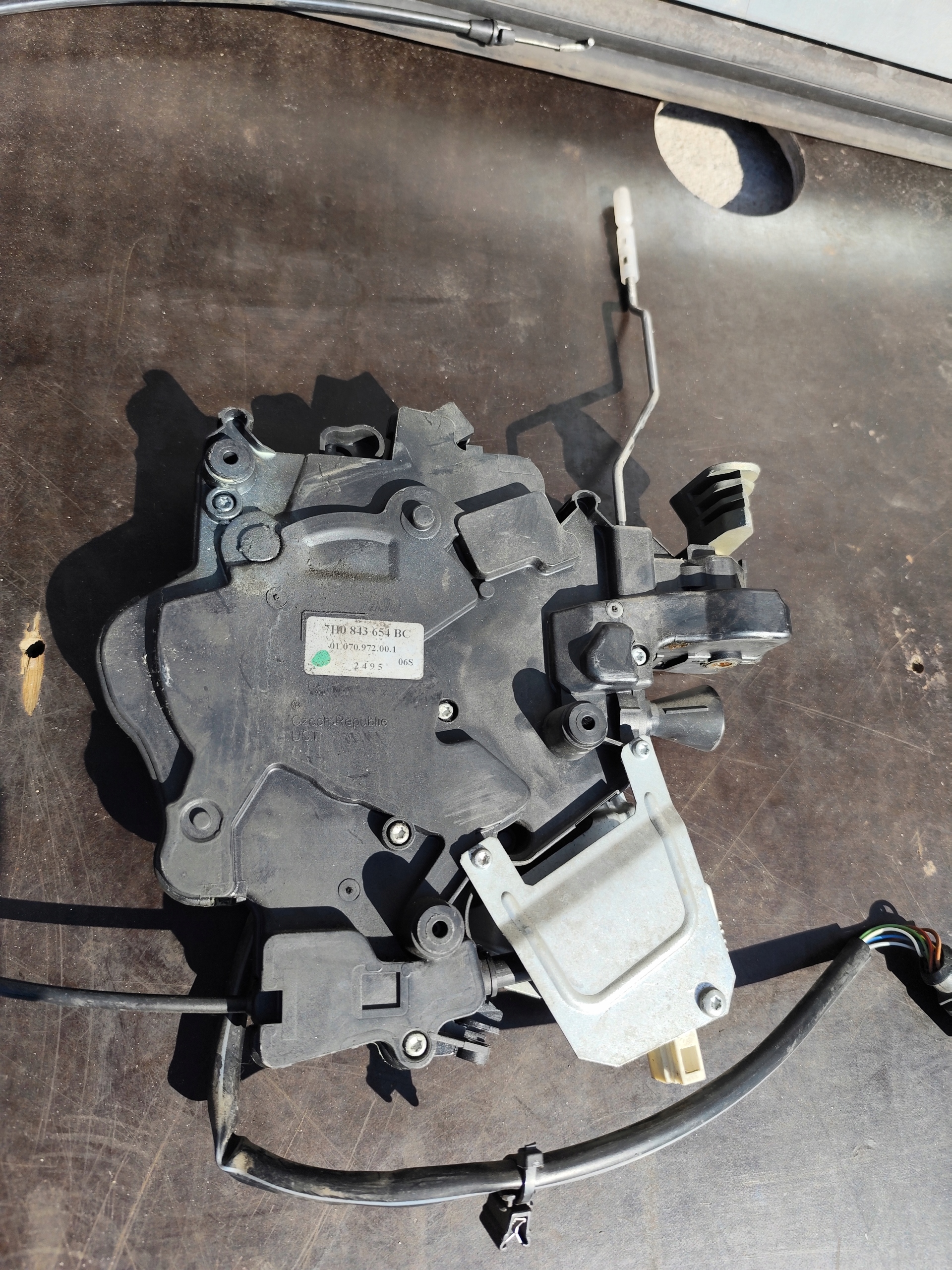 VW T5 Schloß Tür gleitende rechts 7H0843654BC