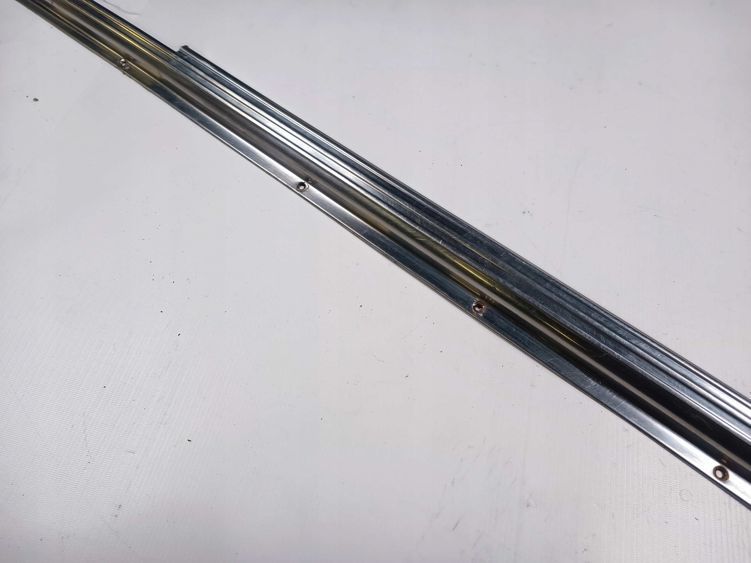 moulding threshold right Mercedes SL R107 C107