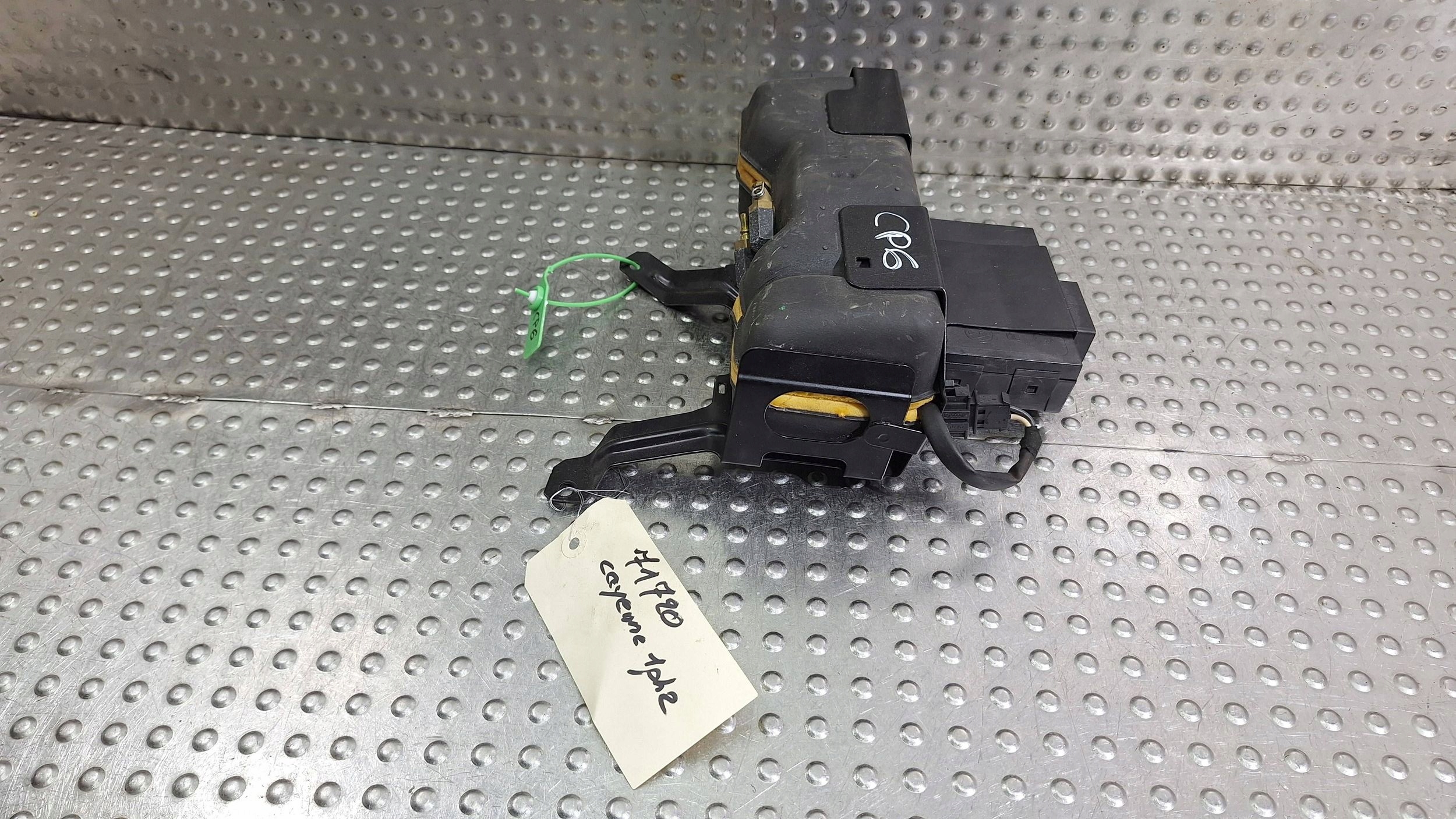 Mécanisme Pompe du capot Arrière 7L5871789 PORSCHE CAYENNE et 7L5
