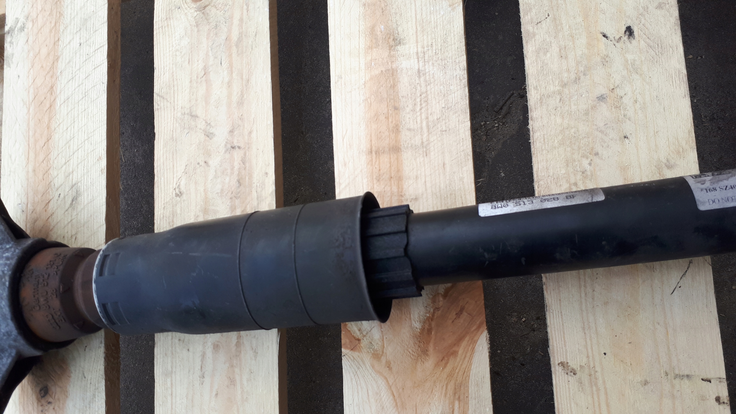 A4 B9 8W shock absorber left right rear part 8W0513028BF