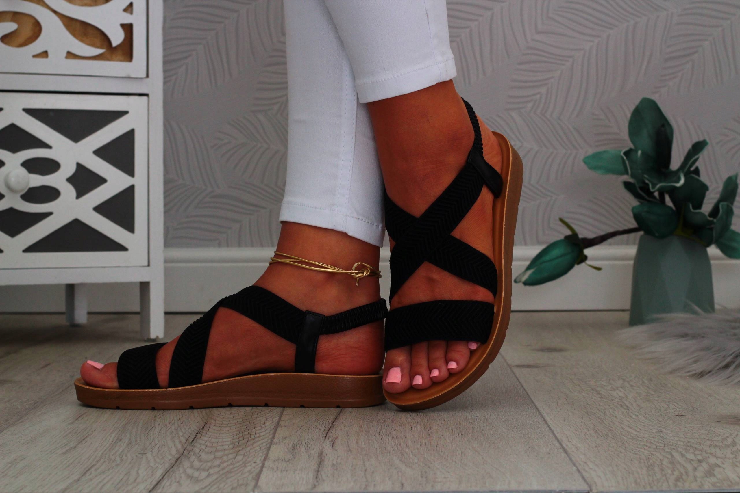 SANDAŁY DAMSKIE Z GUMECZKAMI PŁASKA PODESZWA Długość wkładki 25.5 cm