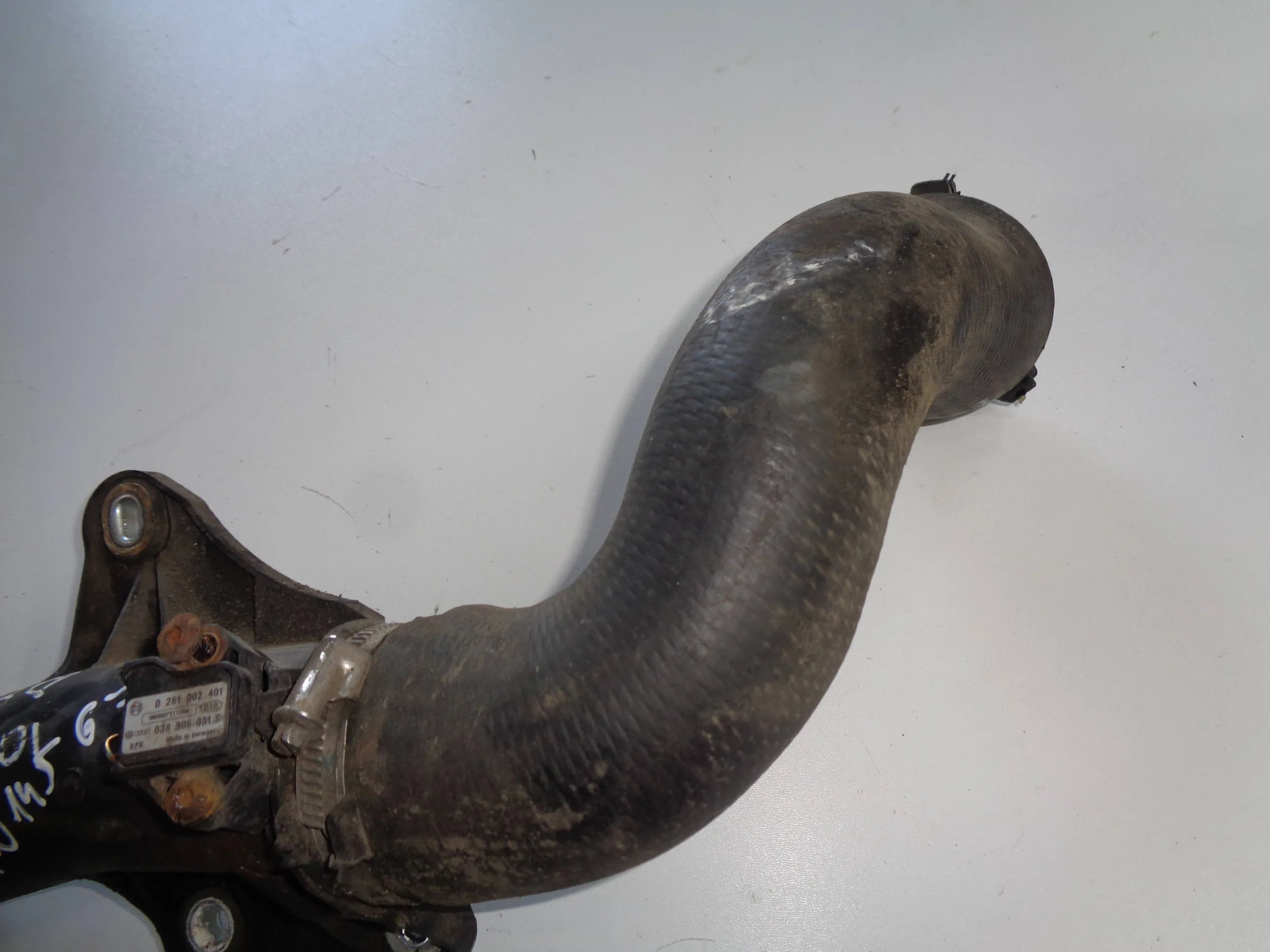 AUDI A4 A5 A6 3.0 TDI CCW hose pipe air hose
