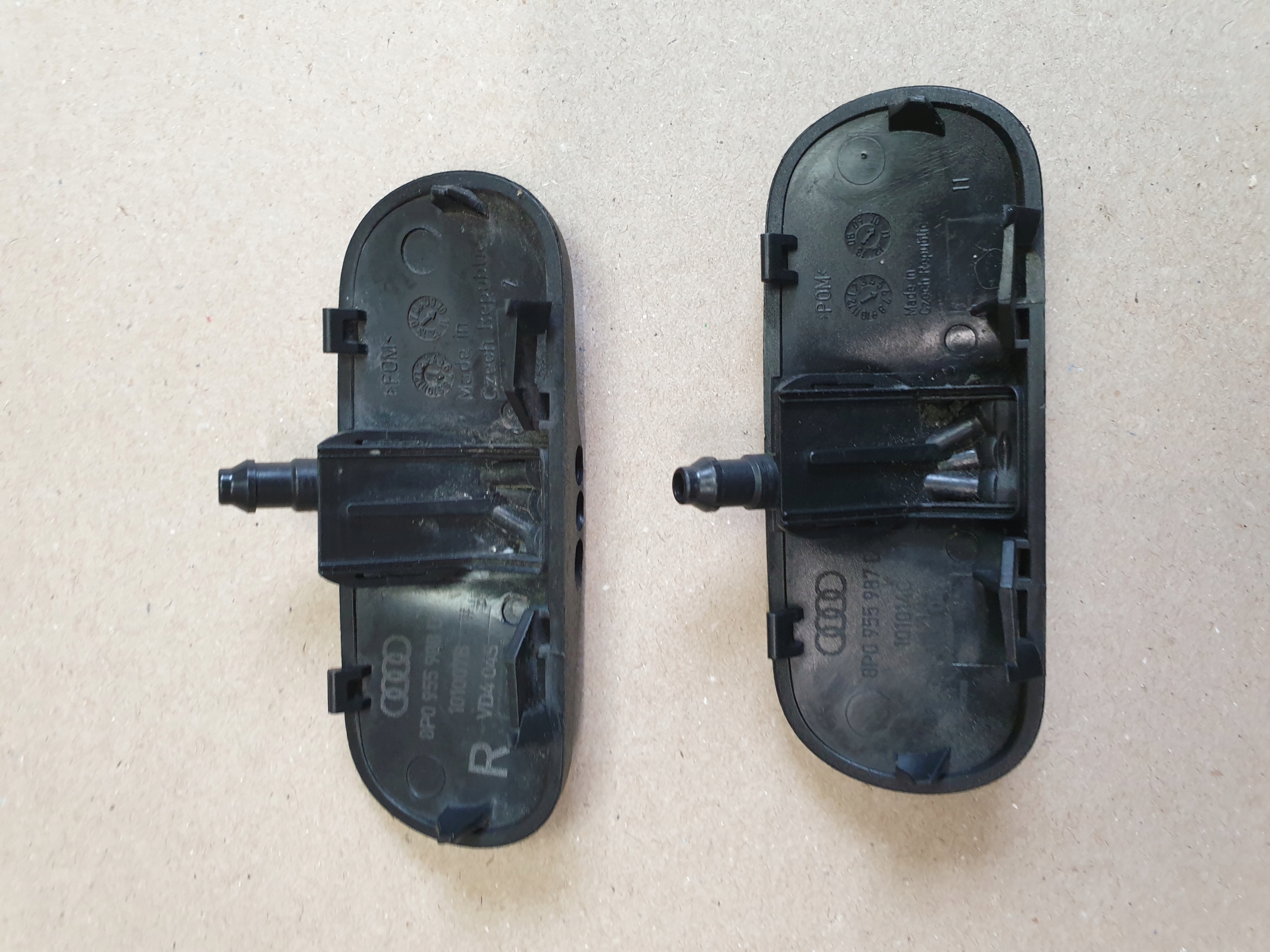 DYSZA of the washer windows front right AUDI A3 8P OE EU