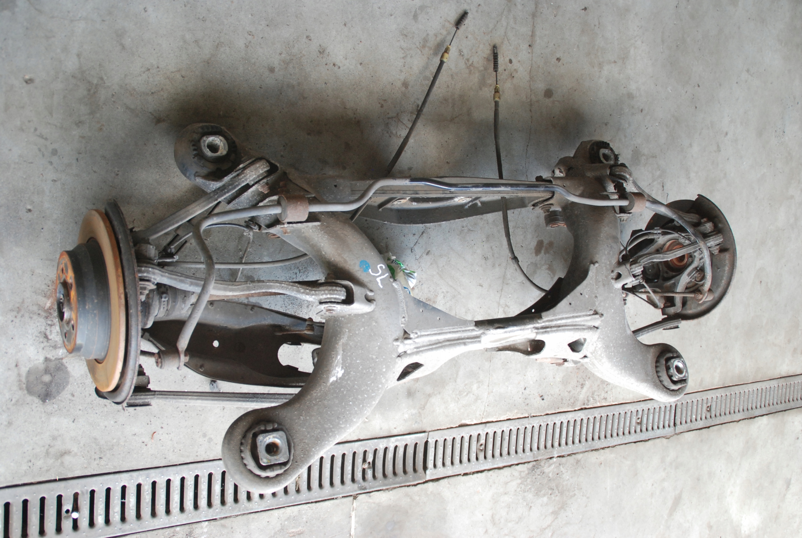 MERCEDES SL W230 R230 SANKI WÓZEK KOŁYSKA TYŁ Producent części Mercedes-Benz OE