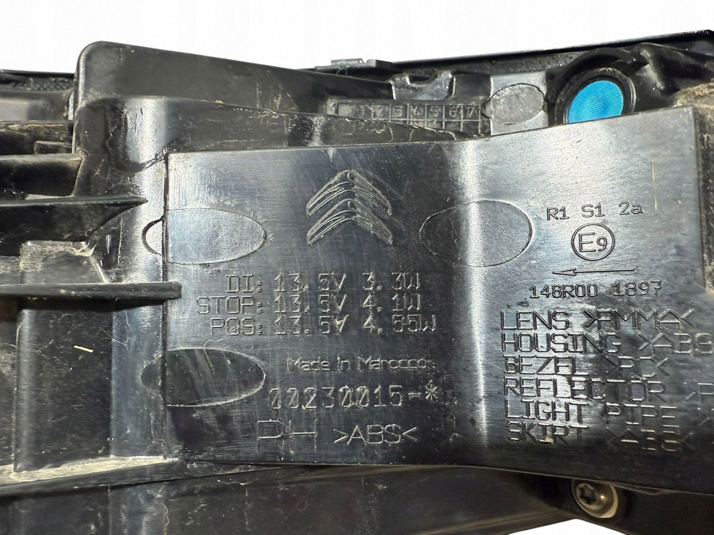 light rear right right rear part LED VISION Citroen C4 X III 9837418780